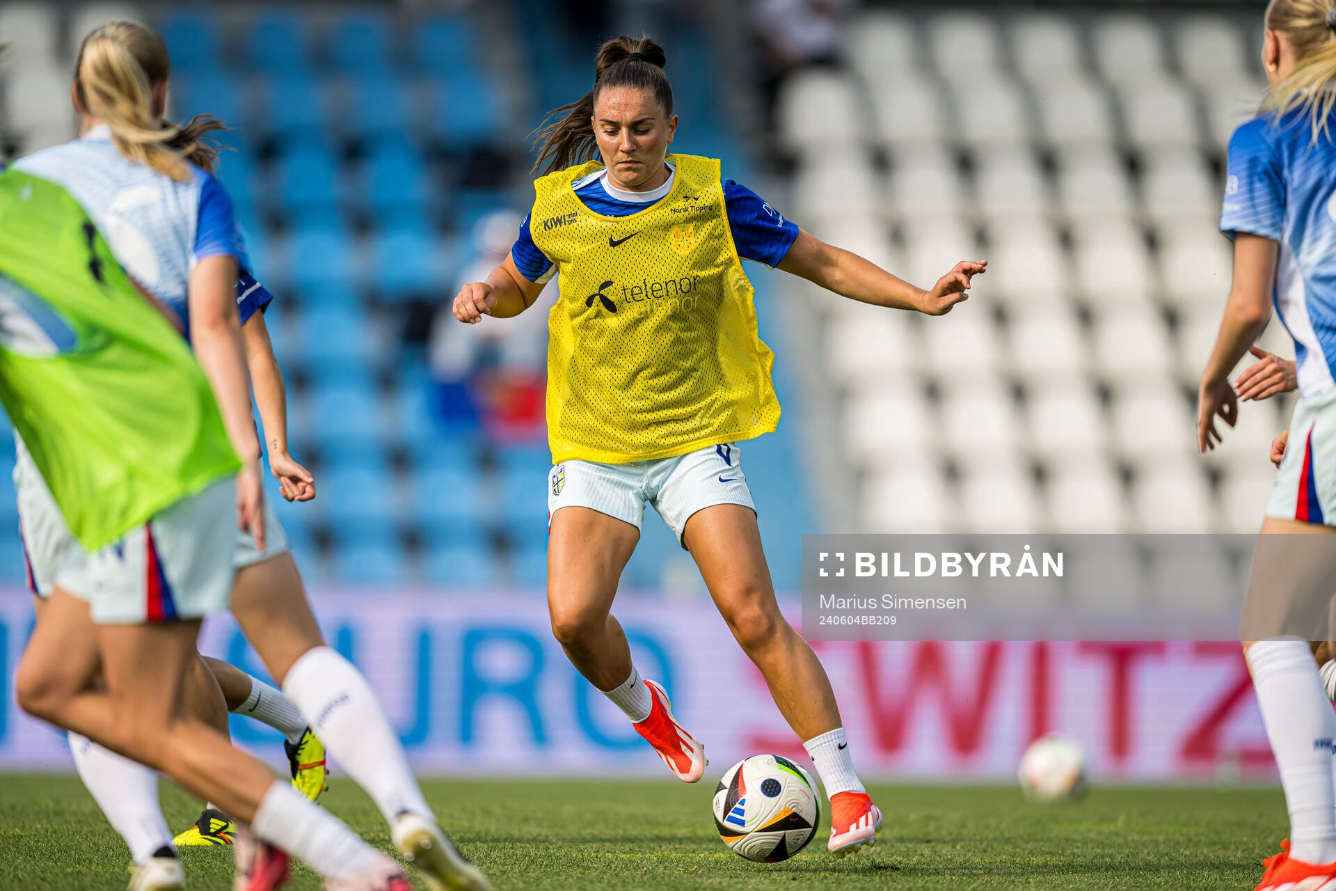 Vilde Bøe Risa of Norway warms up