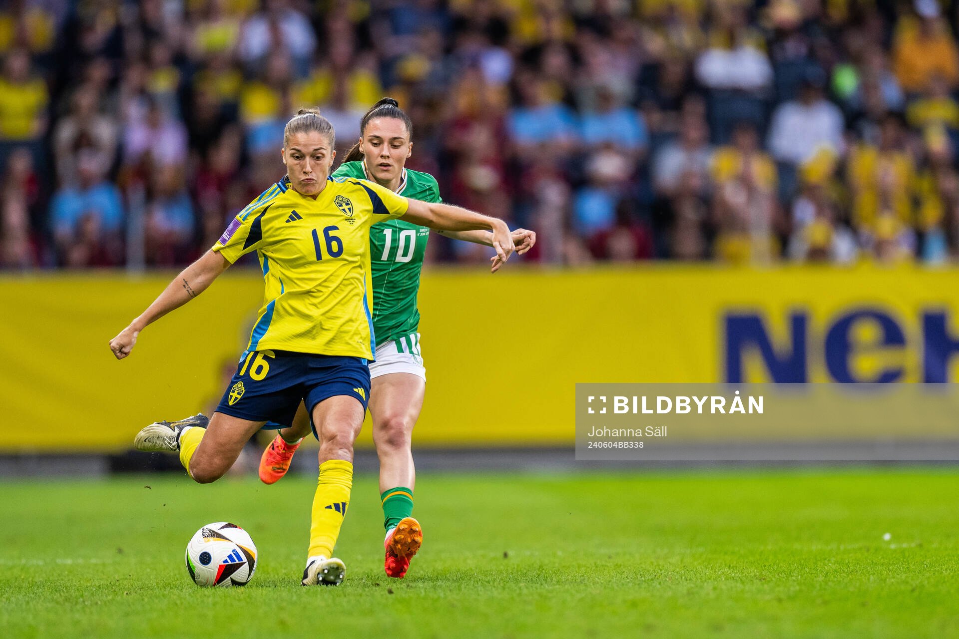 Filippa Angeldal of Sweden and Jessica Ziu of Republic of