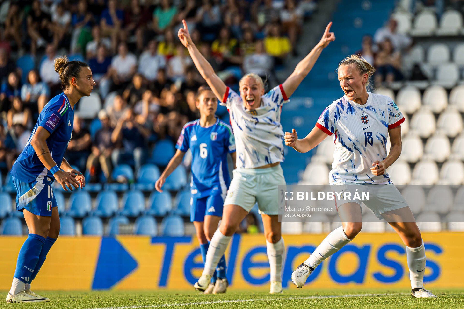 Frida Maanum of Norway celebrates