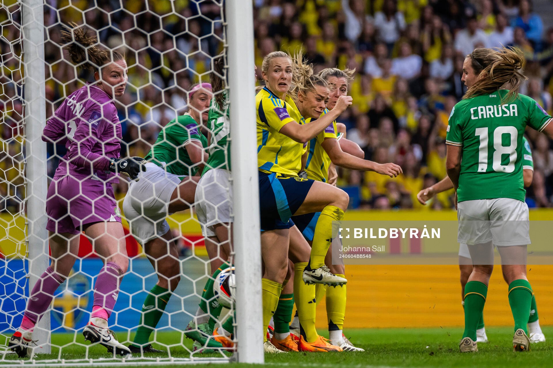 Magdalena Eriksson and Fridolina Rolfö of Sweden see the