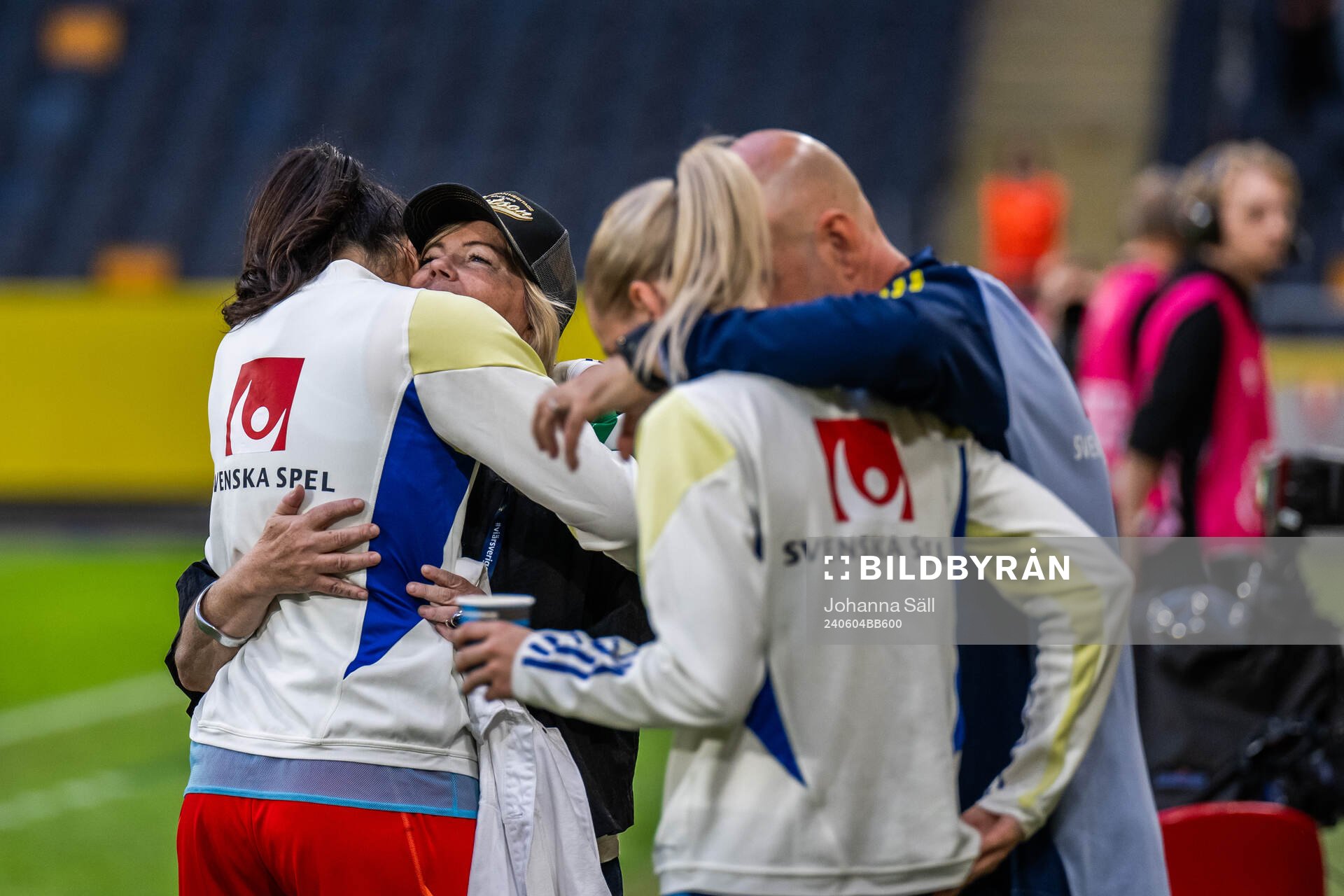 Goalkeeper Zecira Musovic celebrate with team manager