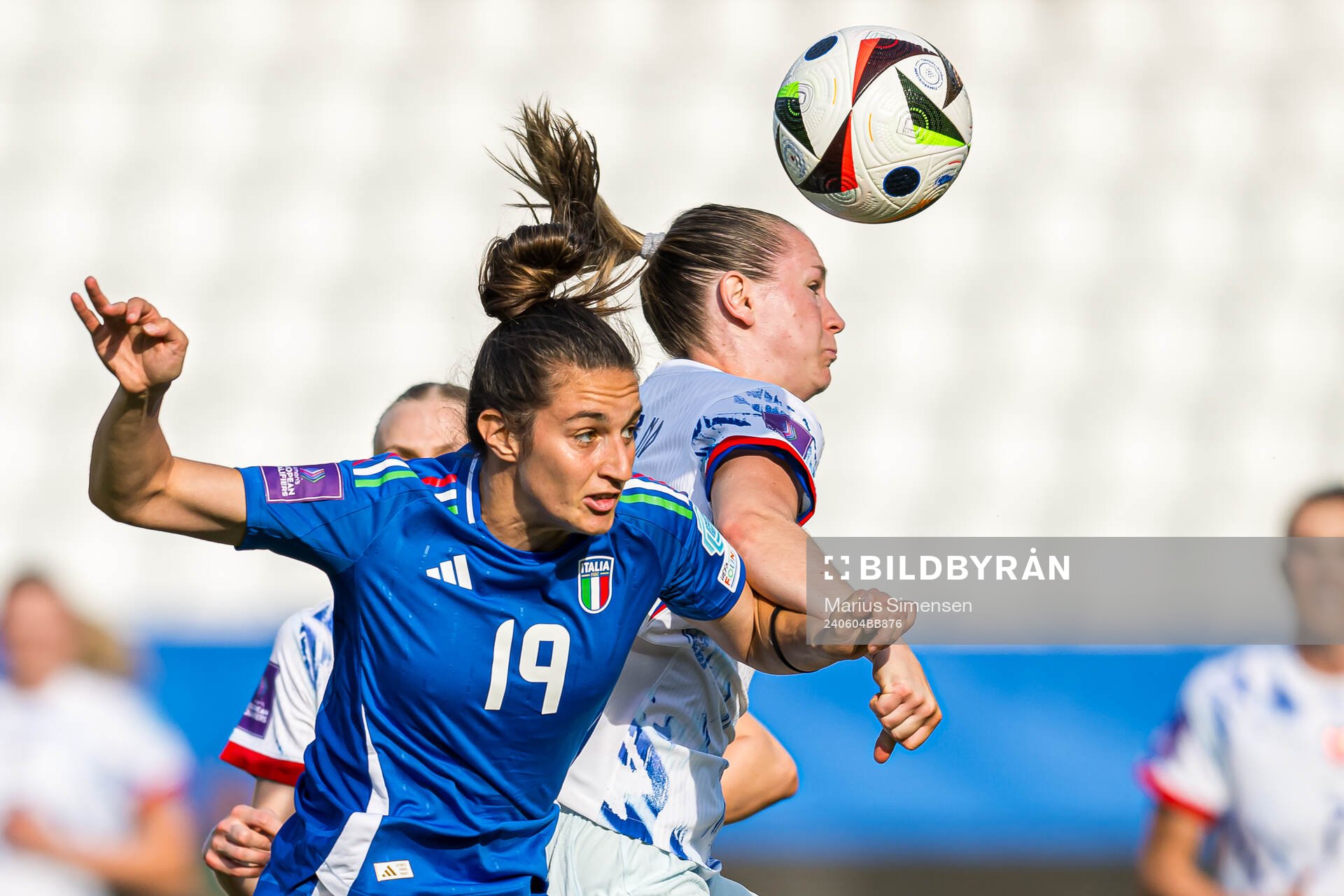 Martina Lenzini of Italy and Elisabeth Terland of Norway
