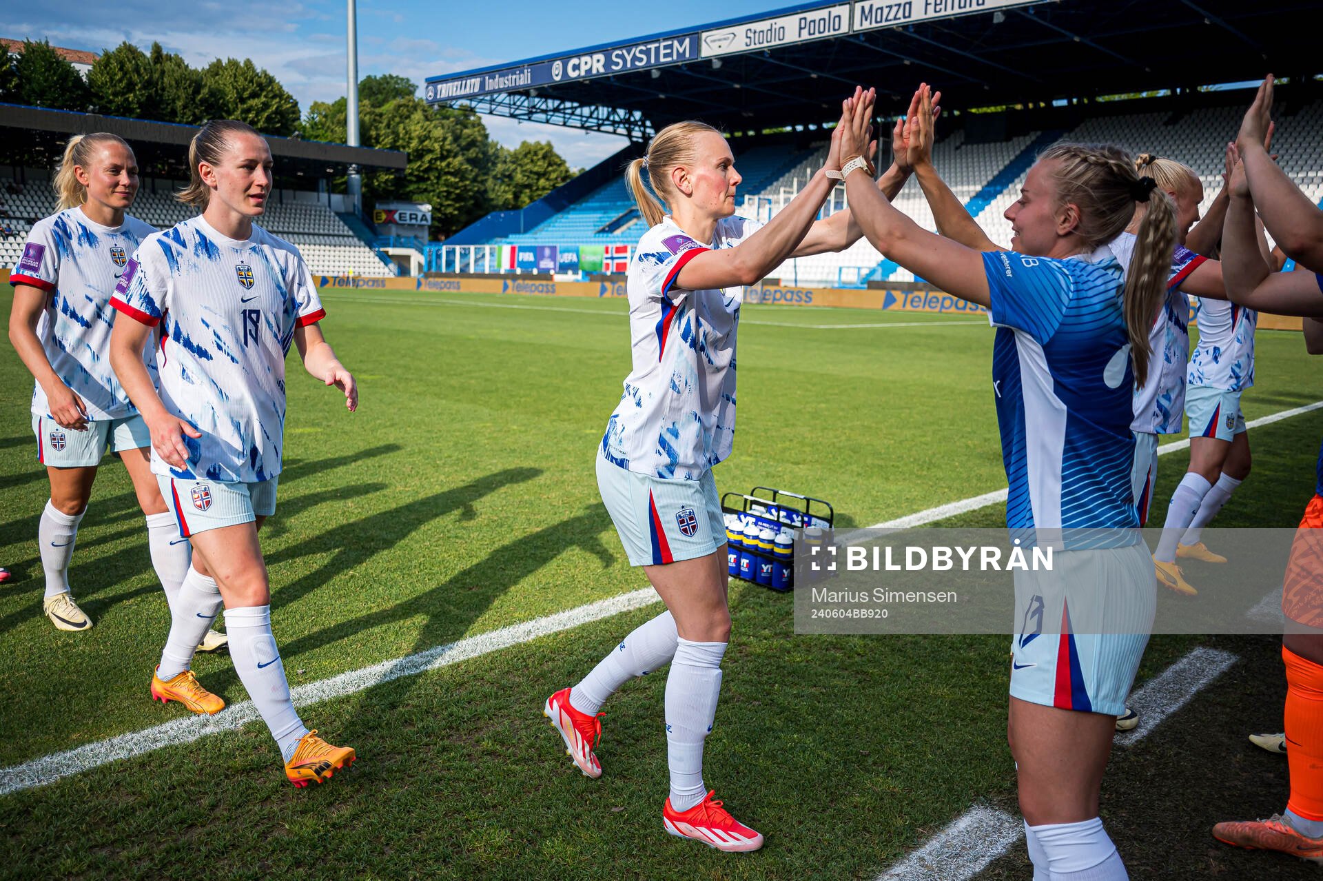 Elisabeth Terland and Karina Sævik of Norway