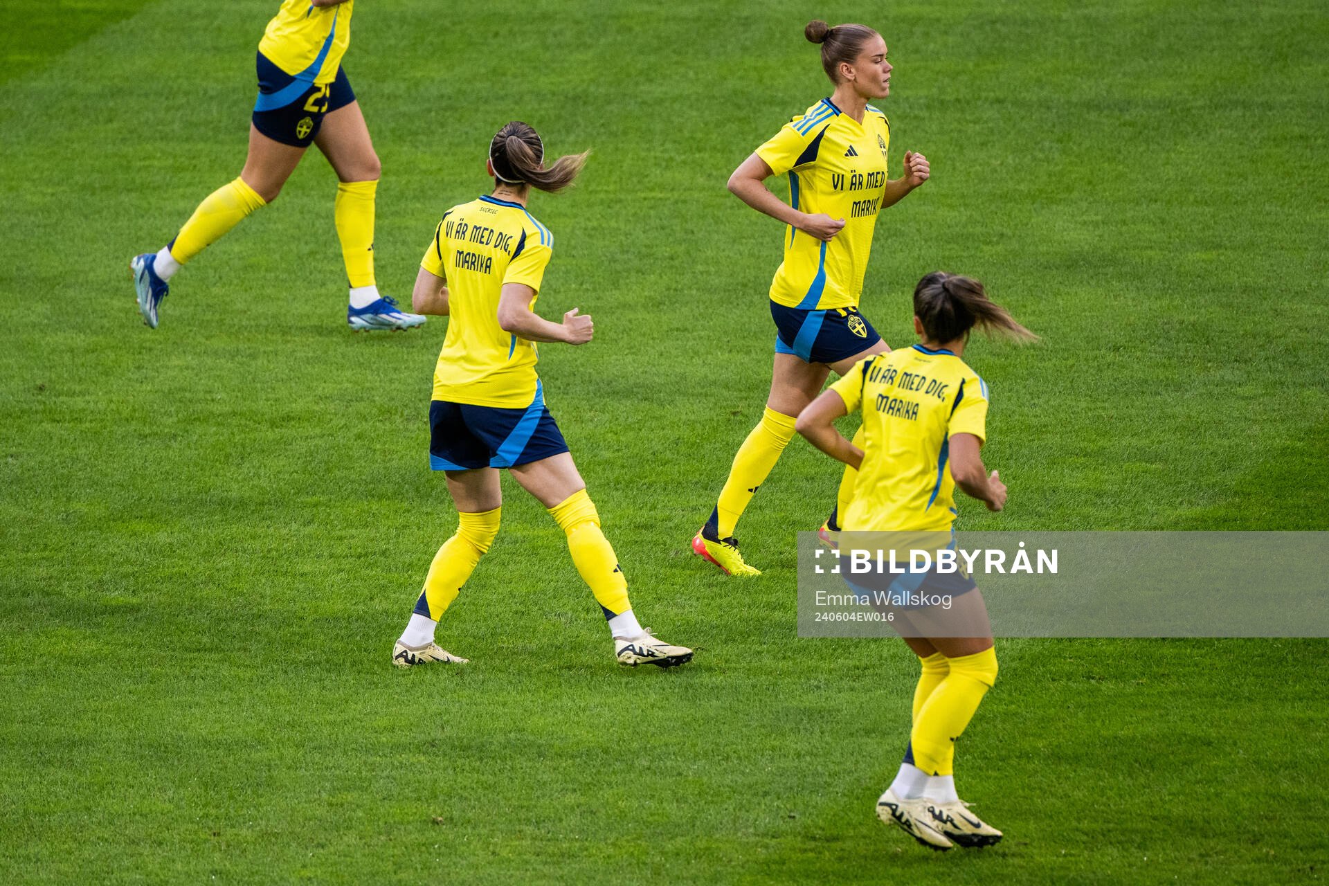 Kosovare Asllani, My Cato and Johanna Rytting Kaneryd of