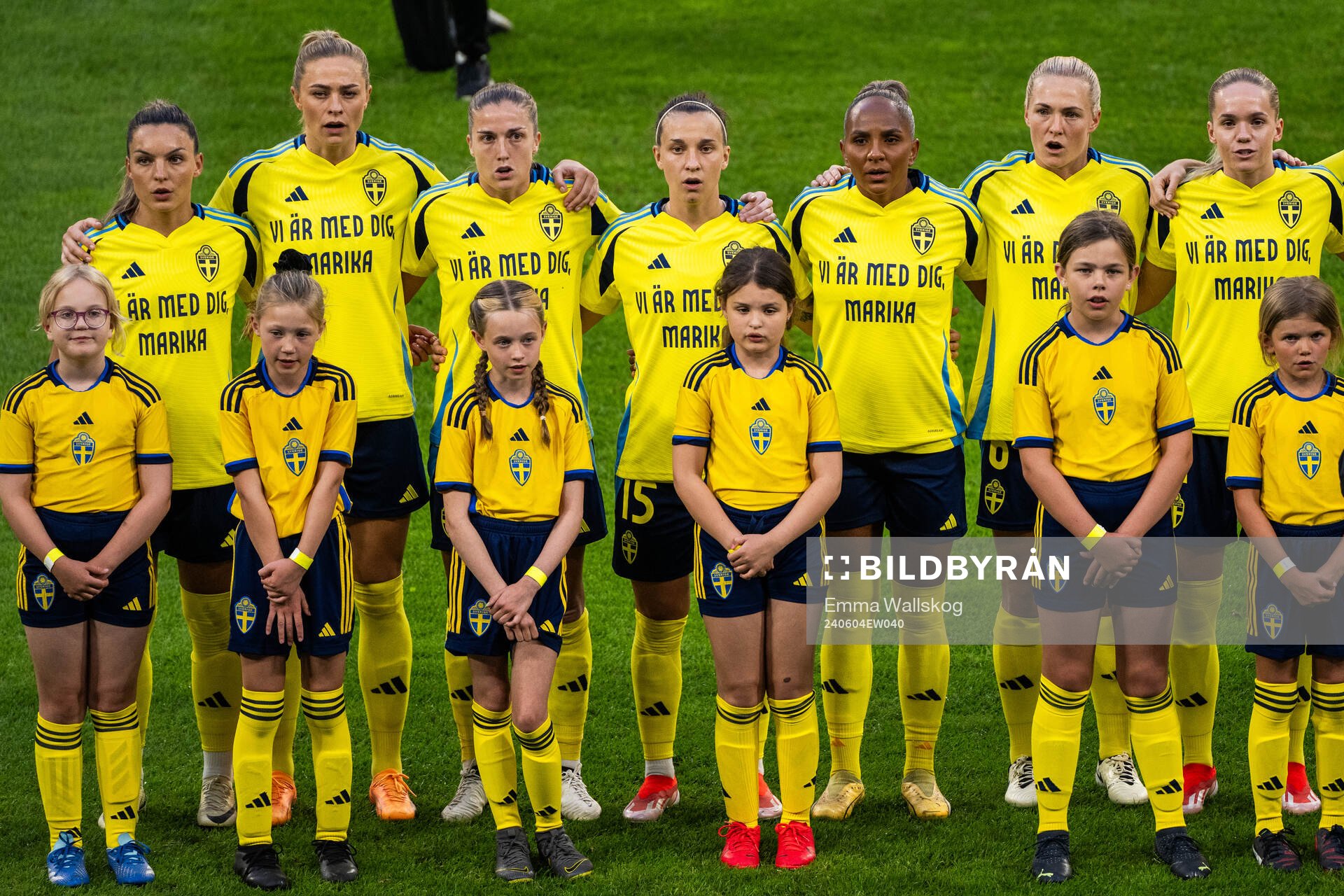 Playerz of Sweden, with a shirt dedicated to team manager