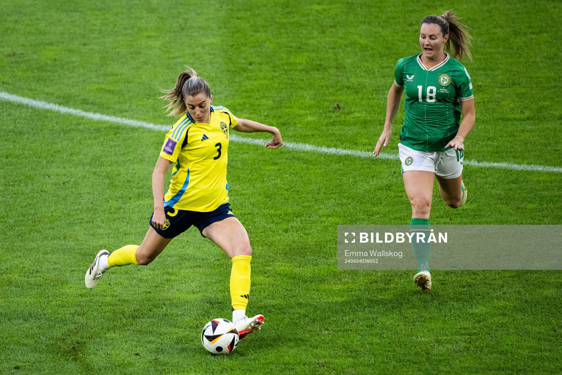 Linda Sembrant of Sweden and Kyra Carusa of Republic of
