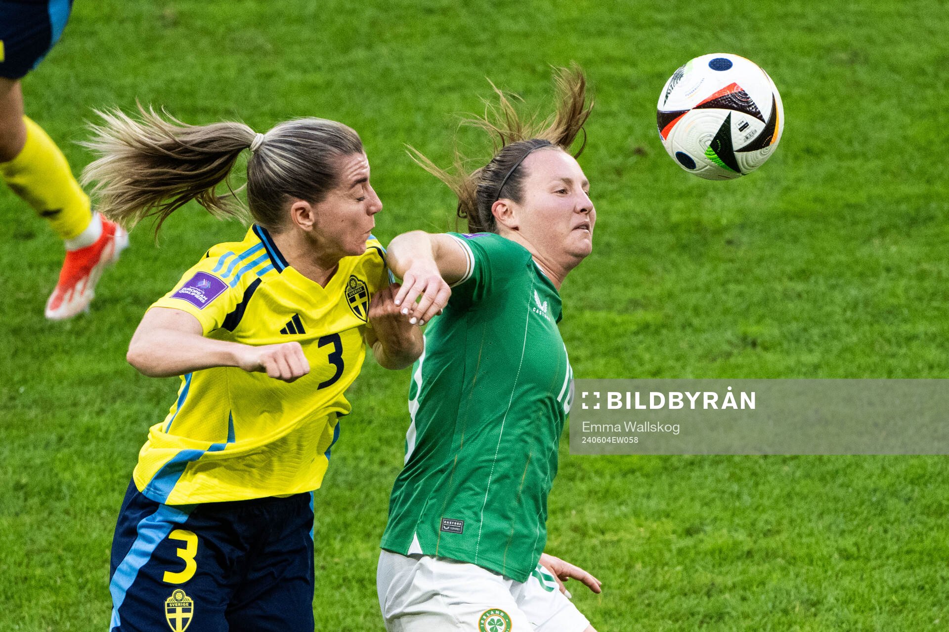 Linda Sembrant of Sweden and Kyra Carusa of Republic of