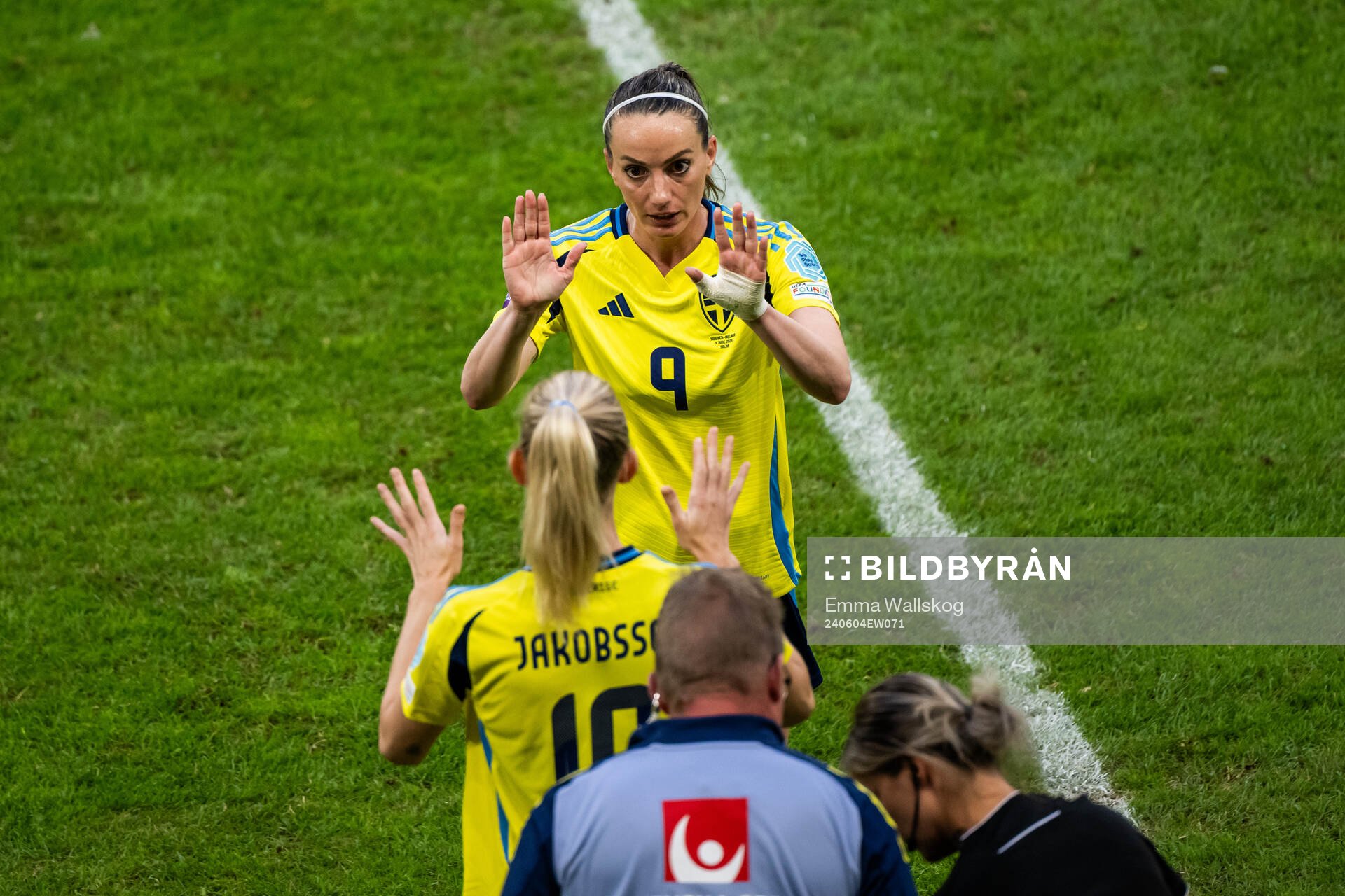 Kosovare Asllani of Sweden is substituted off for Sofia