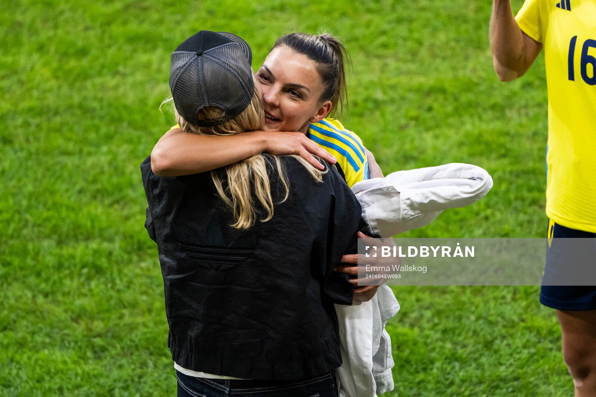 Johanna Rytting Kaneryd of Sweden celebrates with team
