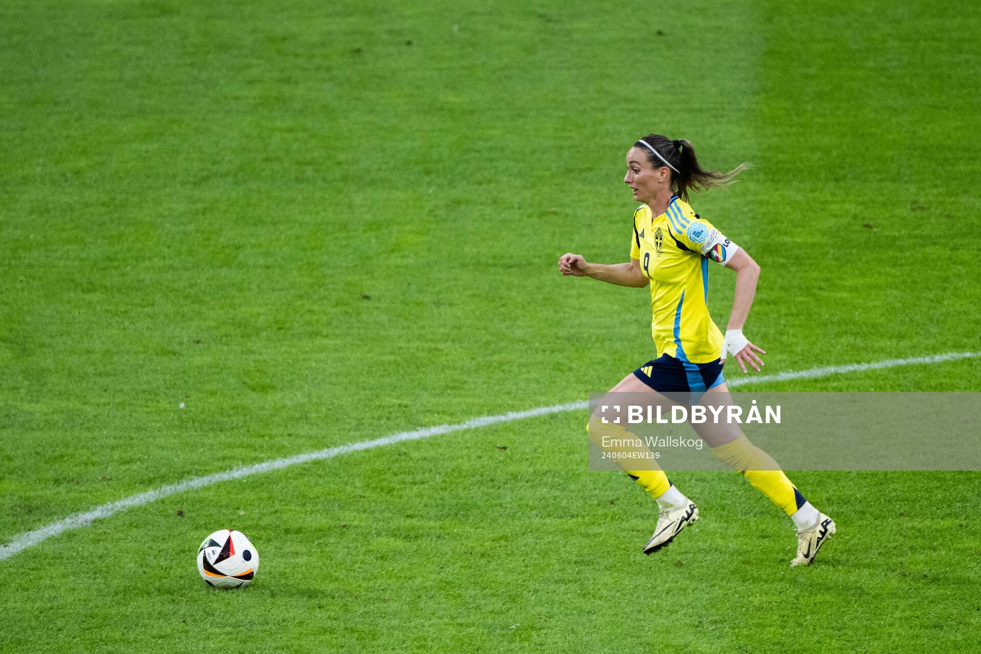 Kosovare Asllani of Sweden