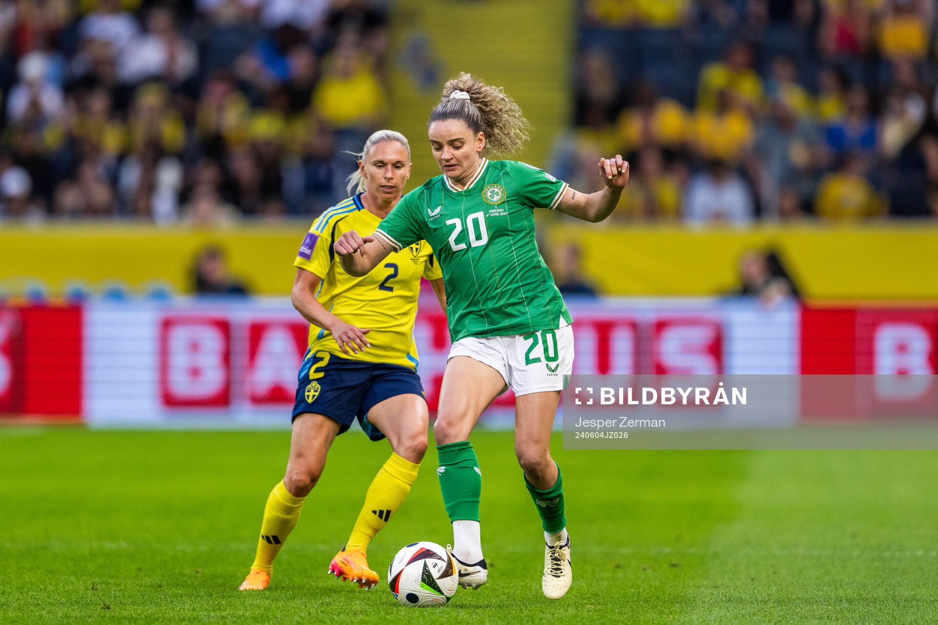 Jonna Andersson of Sweden and Leanne Kiernan of Republic of
