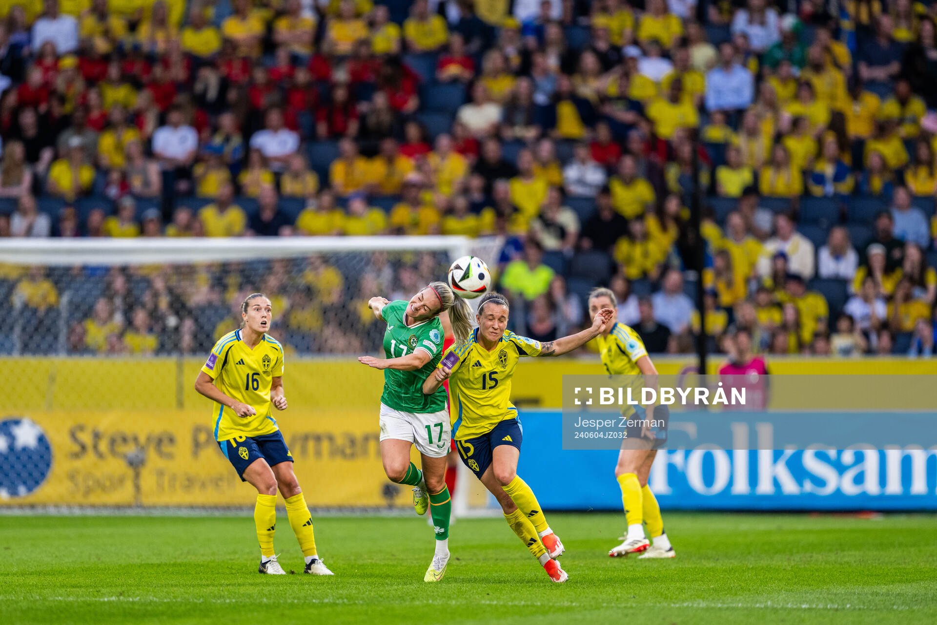 Lily Agg of Republic of Ireland and Julia Zigotti Olme of