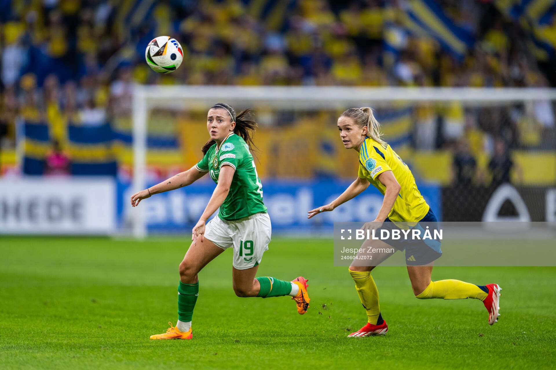Abbie Larkin of Republic of Ireland and Hanna Lundkvist of