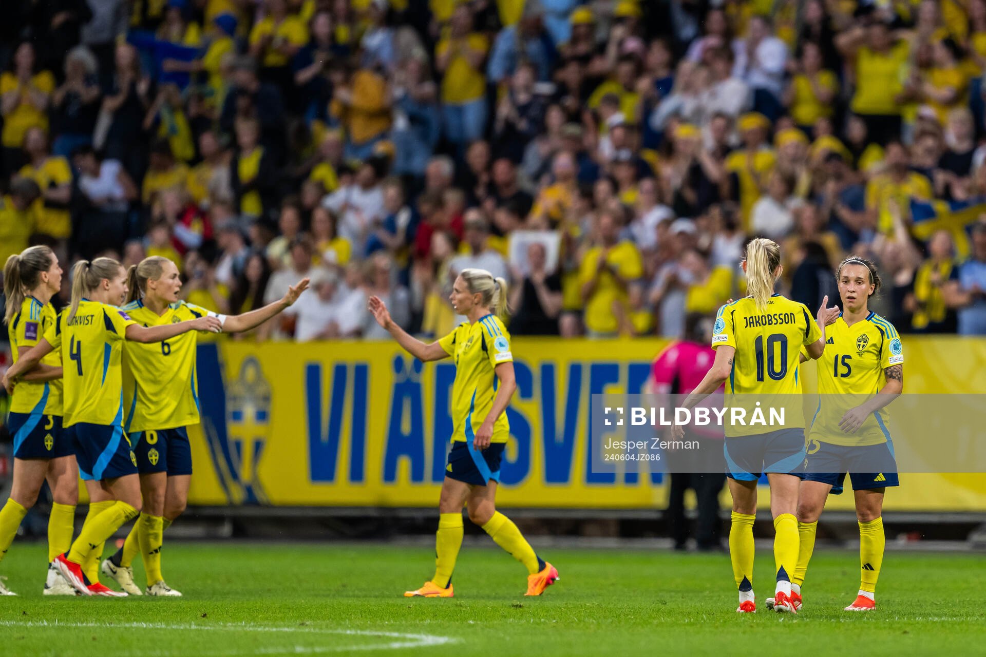 Sofia Jakobsson and Julia Zigotti Olme of Sweden celebrate