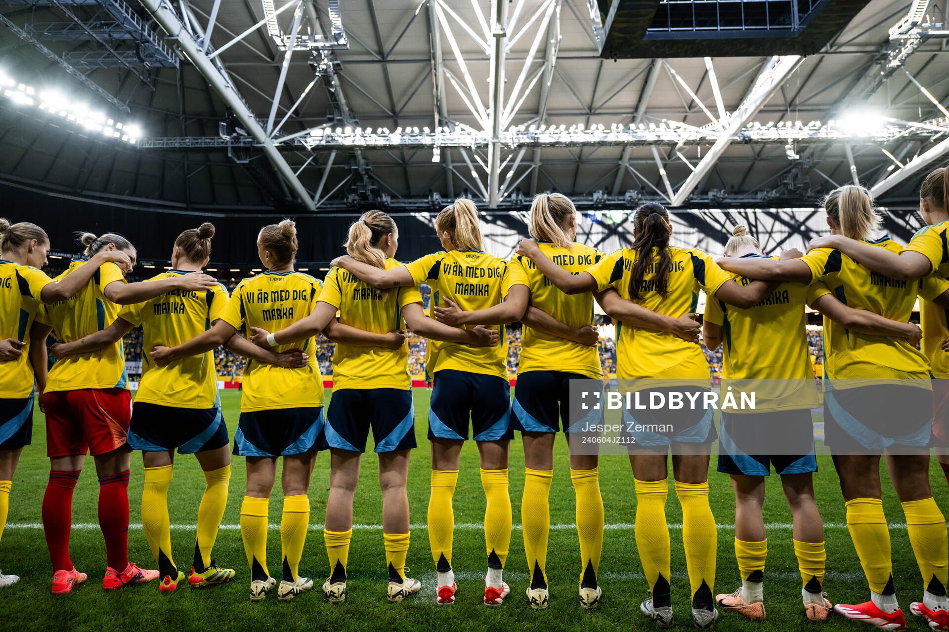 Players of Sweden, with a shirt dedicated to team manager Marika Domanski Lyfors (not pictured) who was diagnosed with a brain tumor, ahead of the UEFA Women's Euro Qualifying football match between Sweden and Ireland on June 4, 2024 in Stockholm.