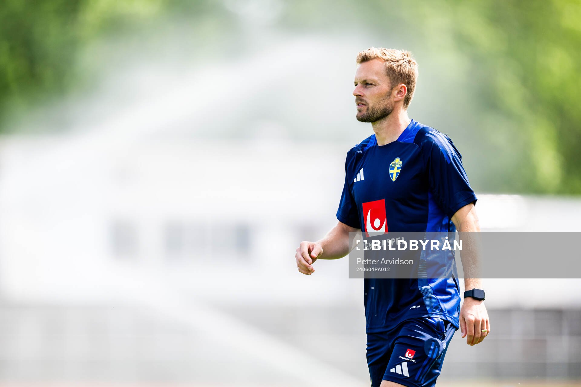 Assistant coach Sebastian Larsson of the Swedish men's