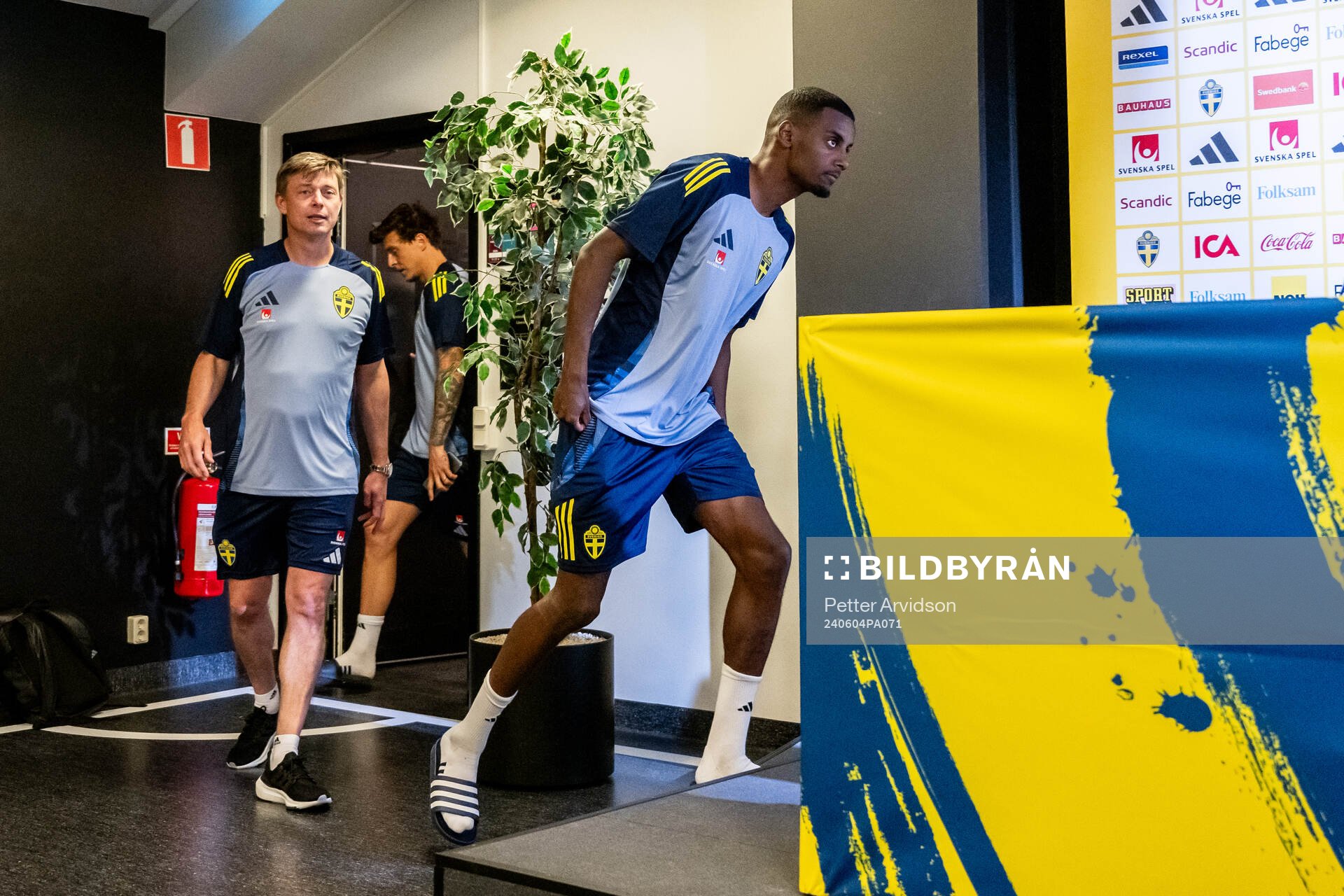 Victor Nilsson Lindelöf, Head coach Jon Dahl Tomasson and