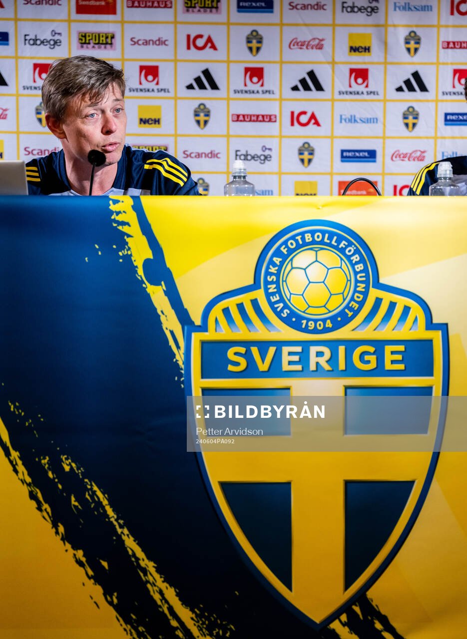 Head coach Jon Dahl Tomasson of the Swedish national