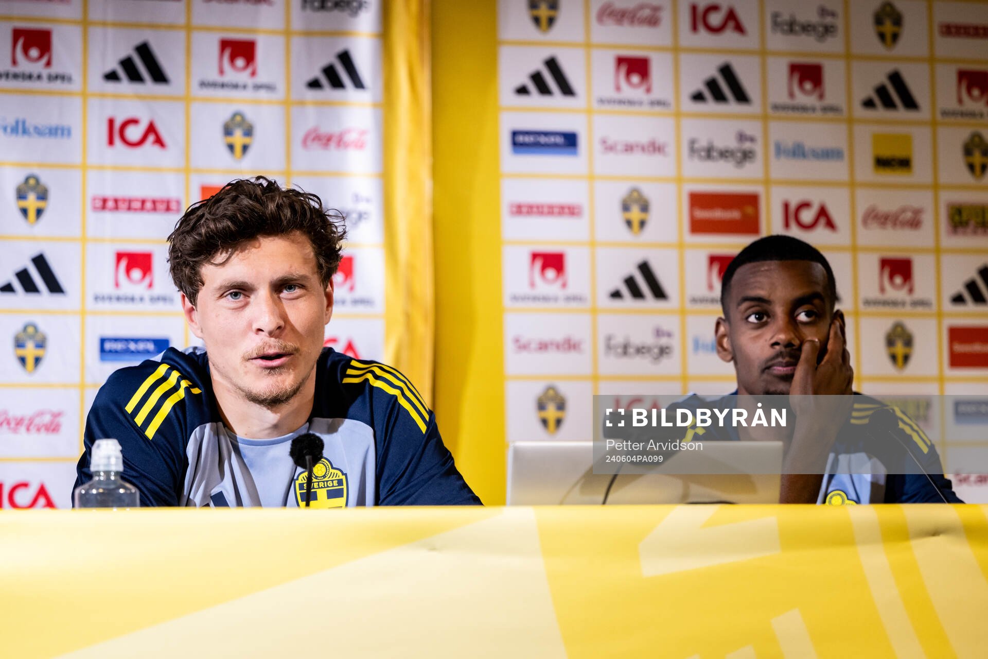 Victor Nilsson Lindelöf and Alexander Isak of the Swedish