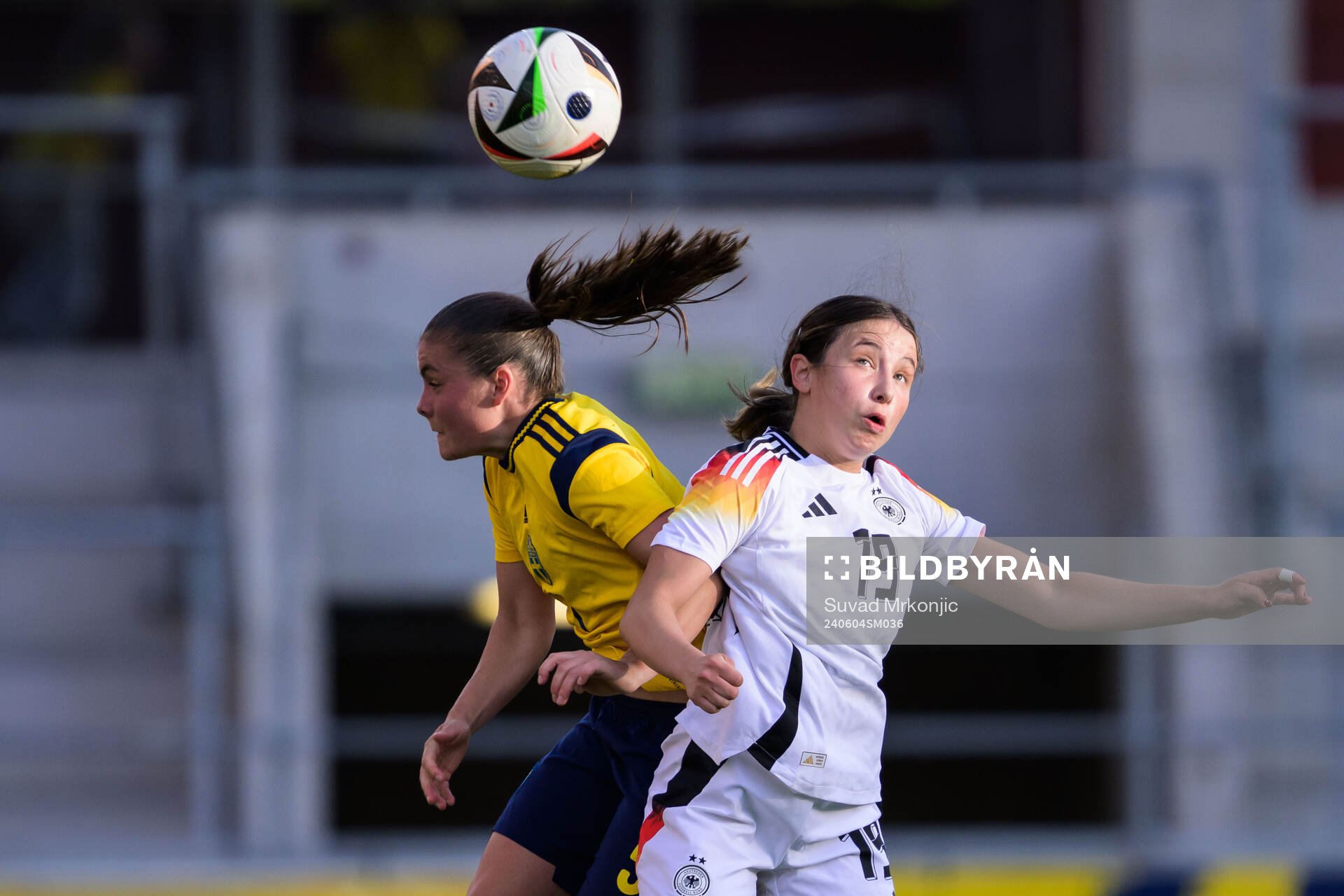 Hanna Wijk of Sweden and Loreen Bender of Germany