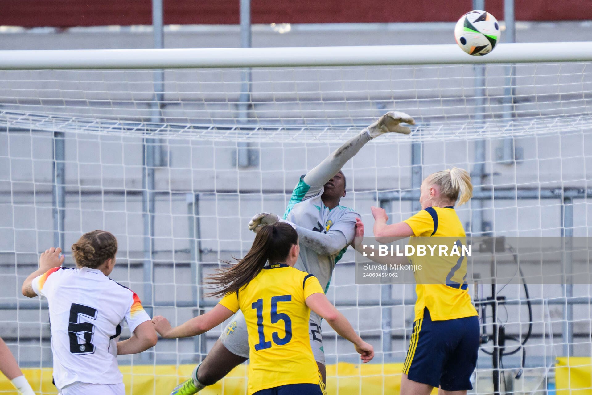 Goalkeeper Sofia Hjern and Emma Pennsäter of Sweden
