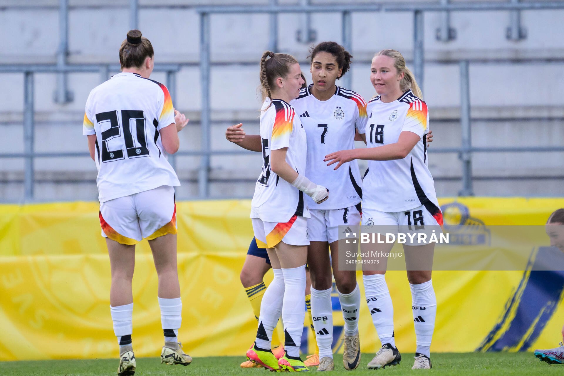 Cora Zicai of Germany celebrates