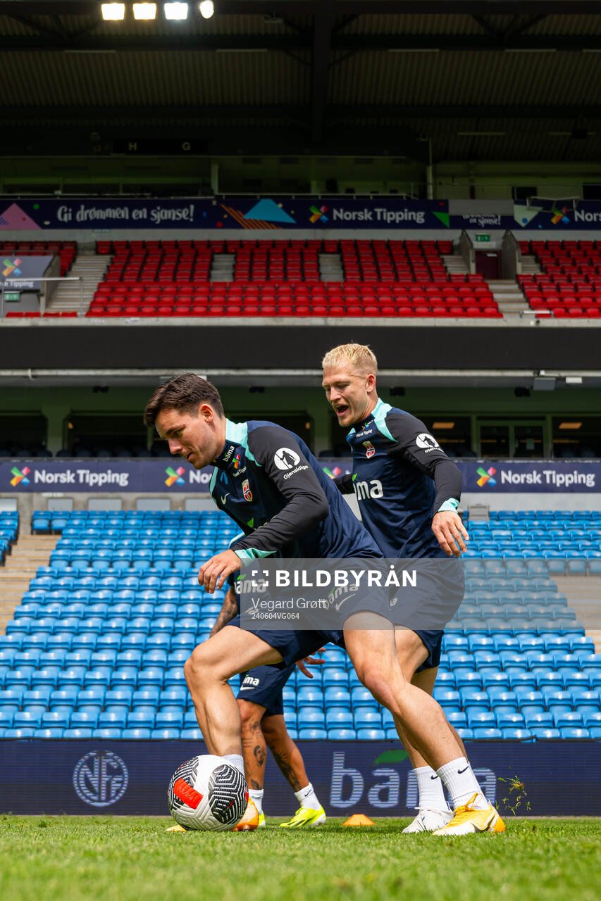 Hugo Vetlesen and Andreas Hanche-Olsen of the Norwegian