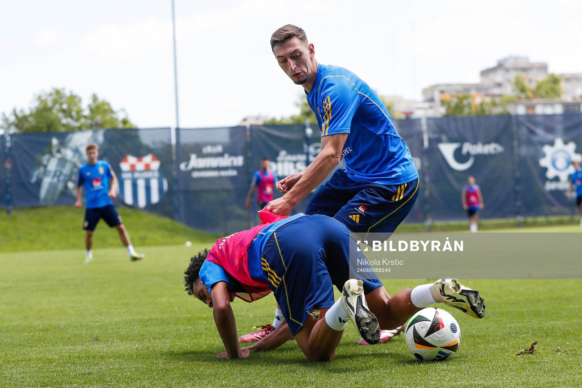Jonas Jakob Rouhi and Momodou Sonko of the Swedish under-21