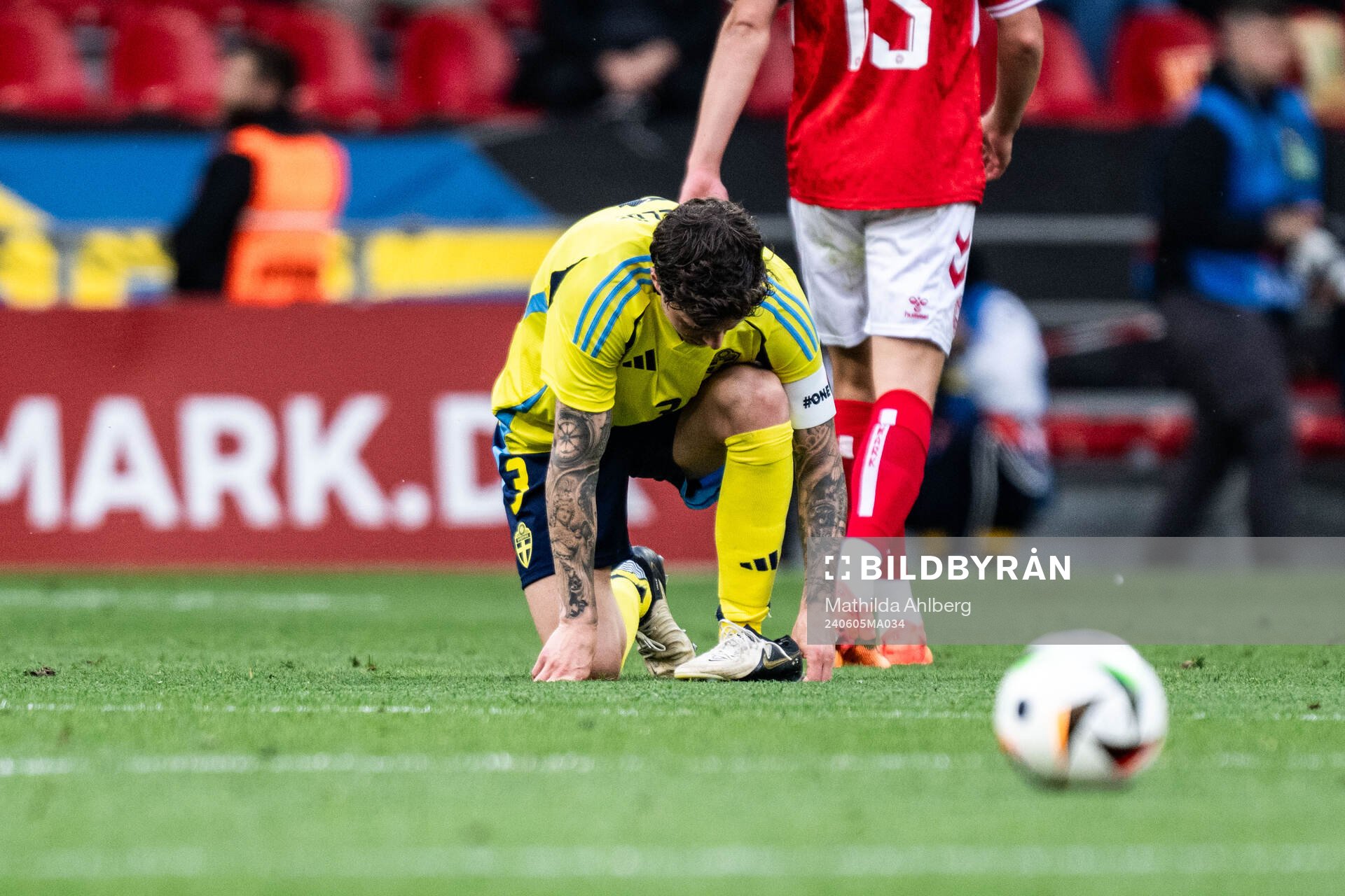 Victor Nilsson Lindelöf of Sweden in pain
