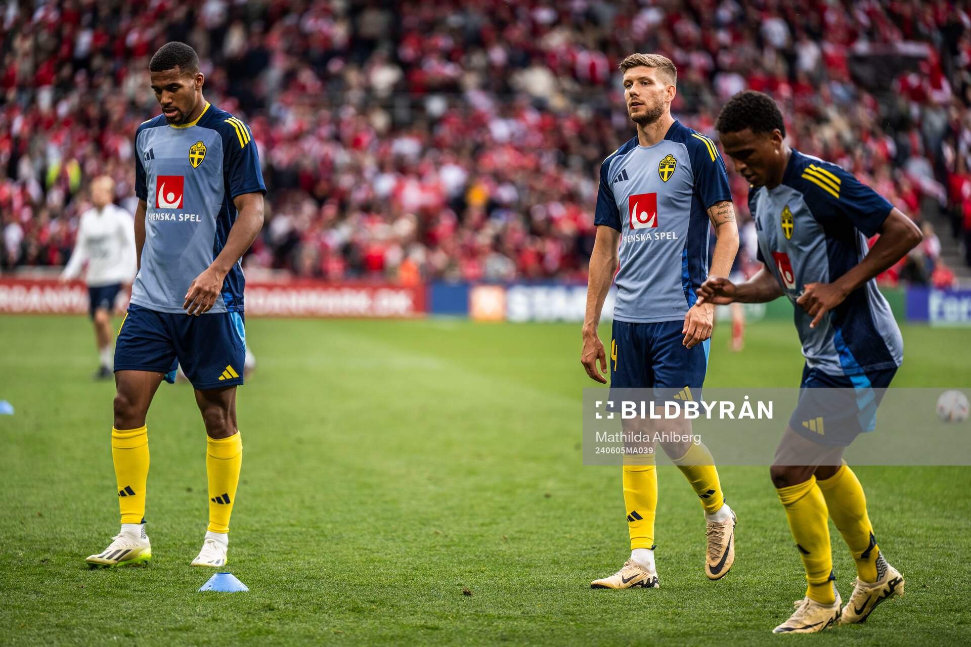 Isak Hien, Anton Salétros and Niclas Eliasson of Sweden