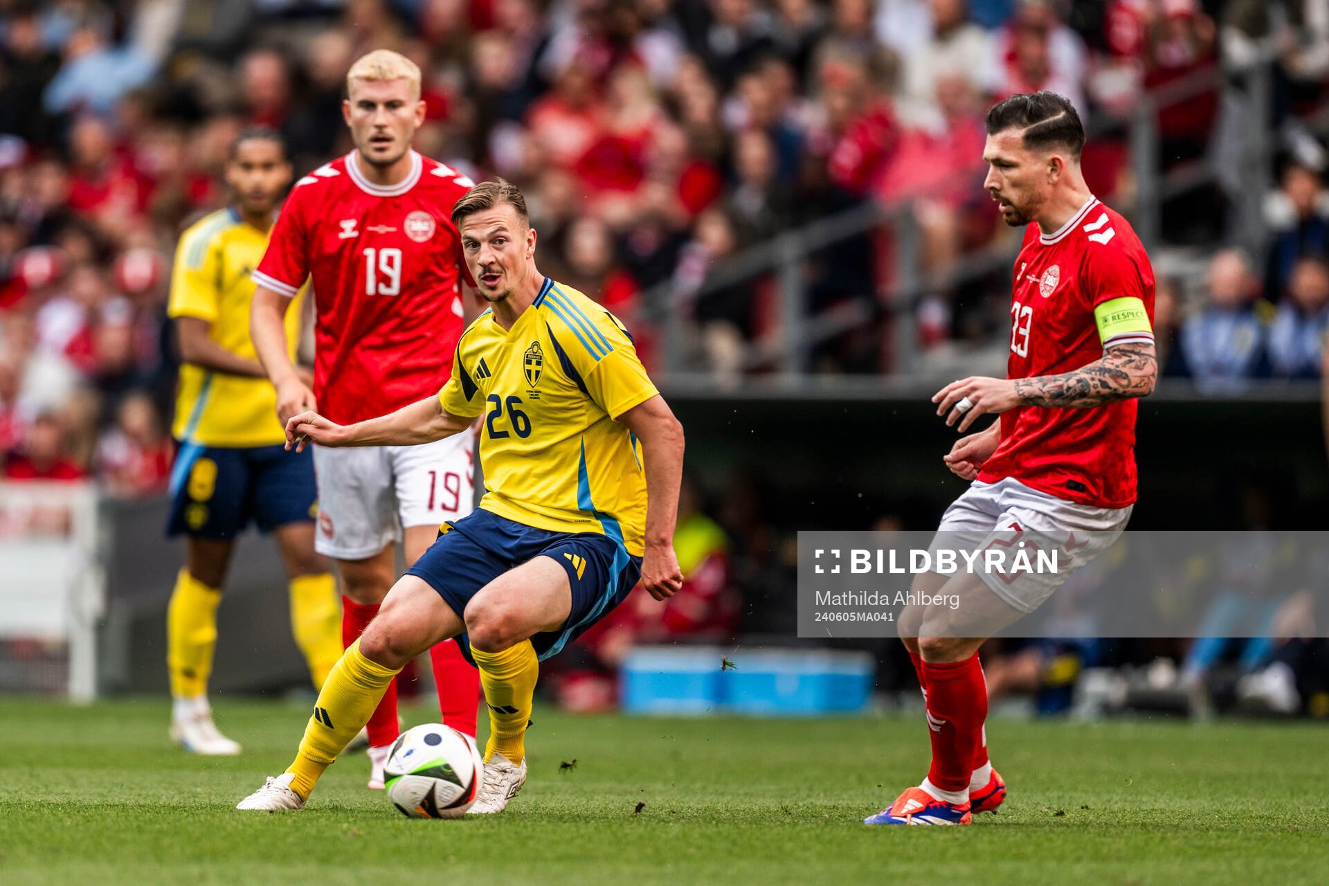 Simon Olsson of Sweden and Pierre-Emile Højbjerg of Denmark
