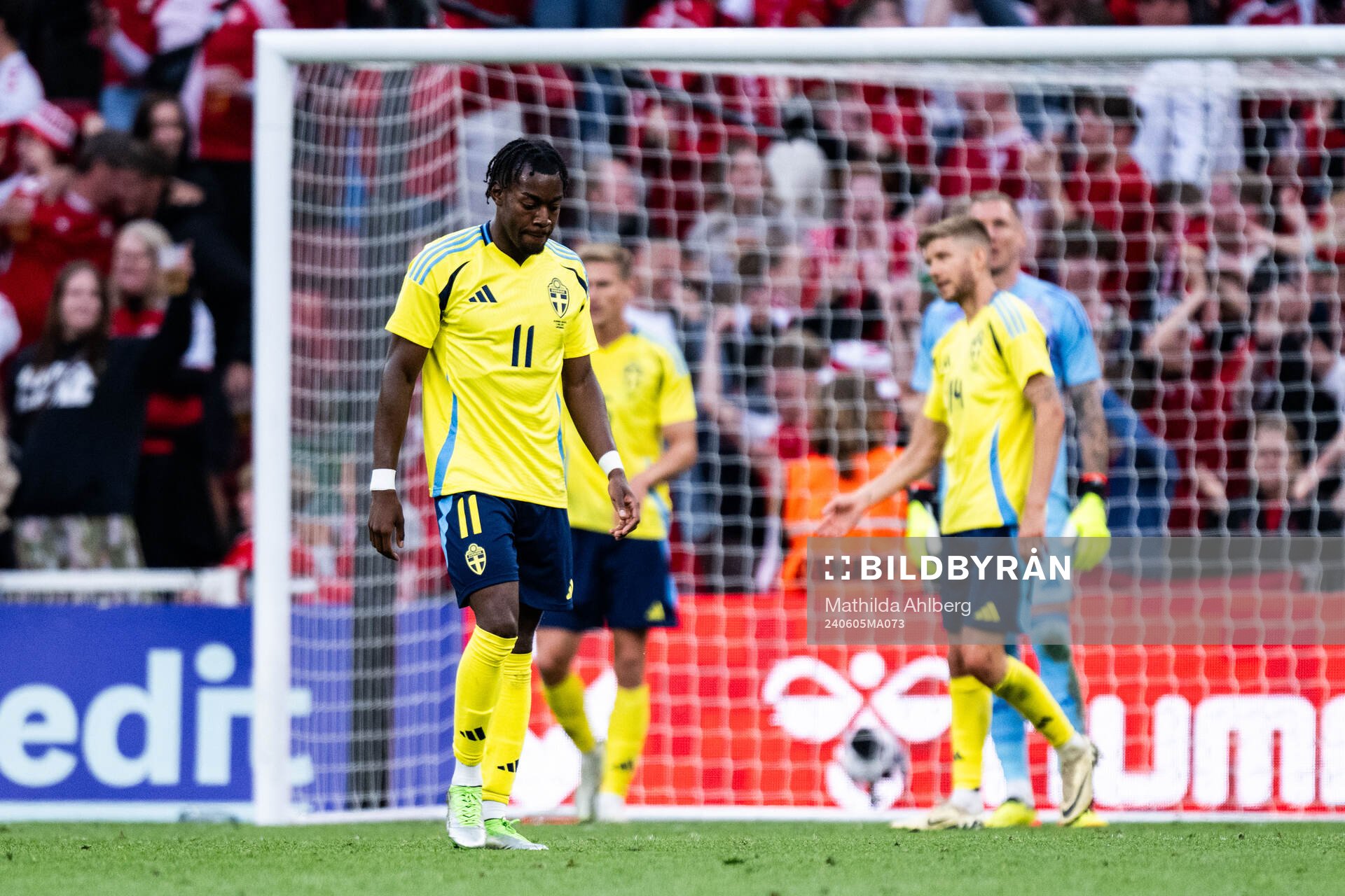 Anthony Elanga of Sweden looks dejected