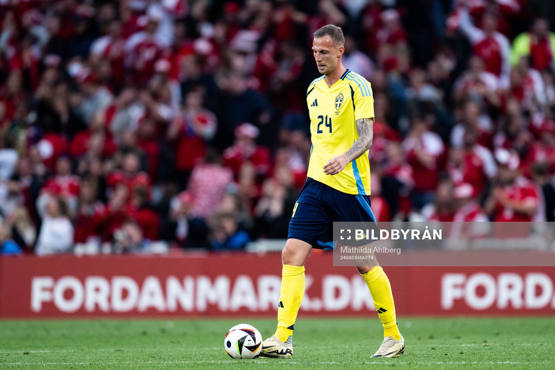 Gustaf Nilsson of Sweden looks dejected