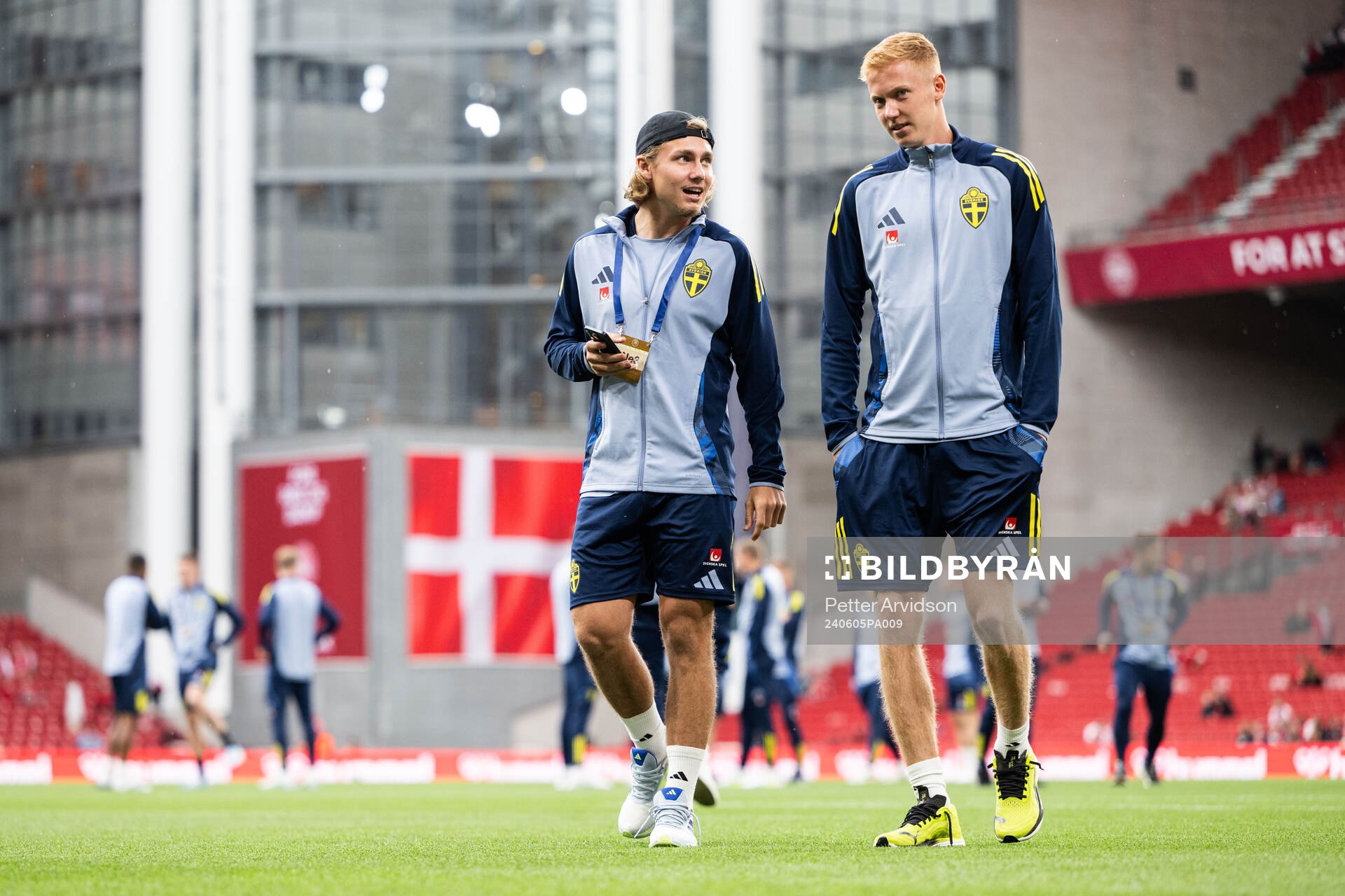 Sebastian Nanasi and Hugo Larsson of Sweden