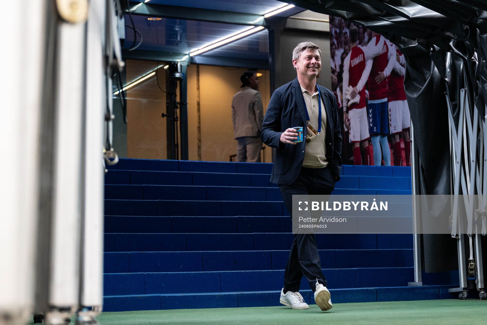 Head coach Jon Dahl Tomasson of Sweden