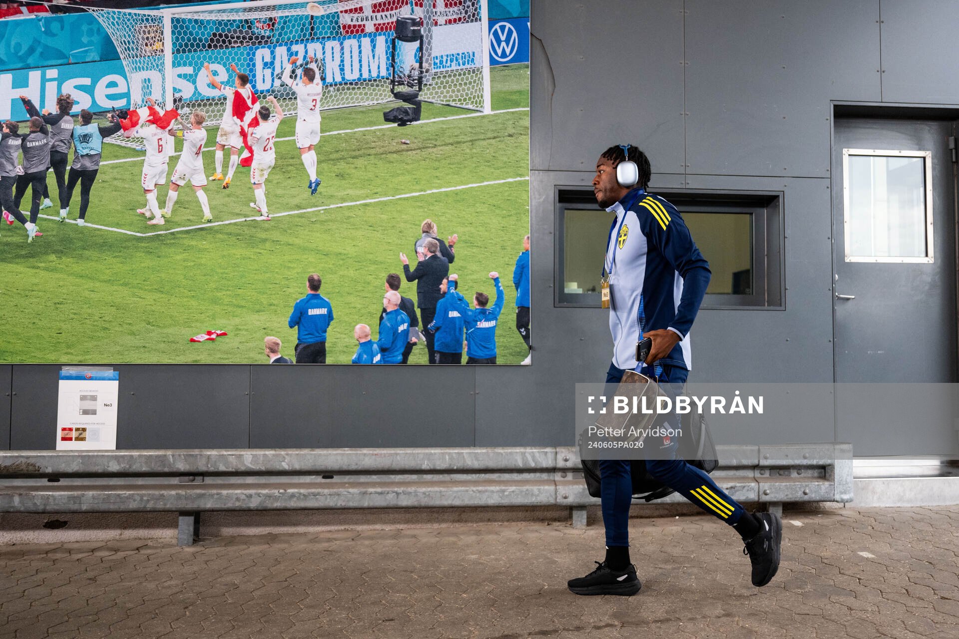 Anthony Elanga of Sweden