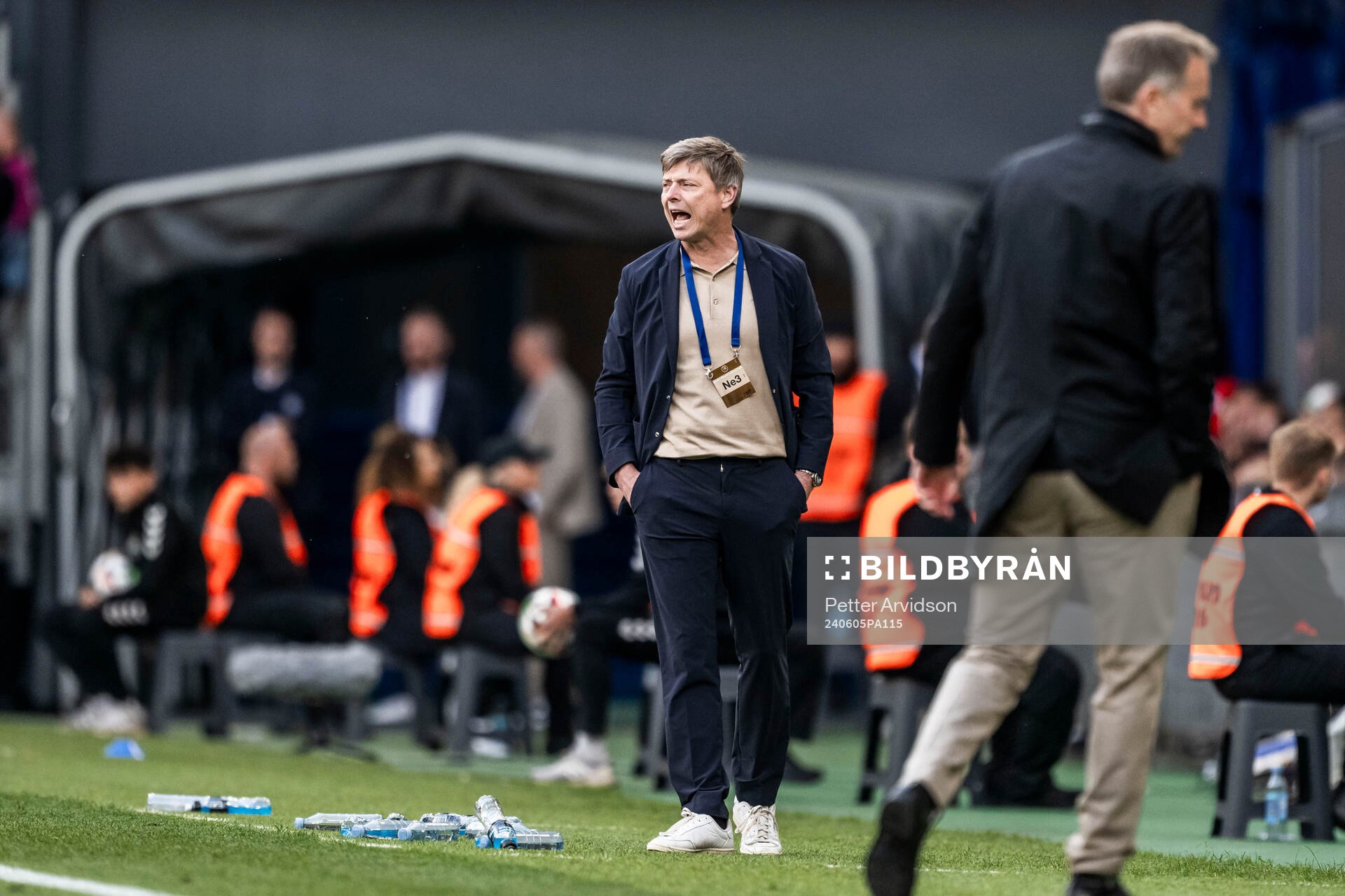 Head coach Jon Dahl Tomasson of Sweden