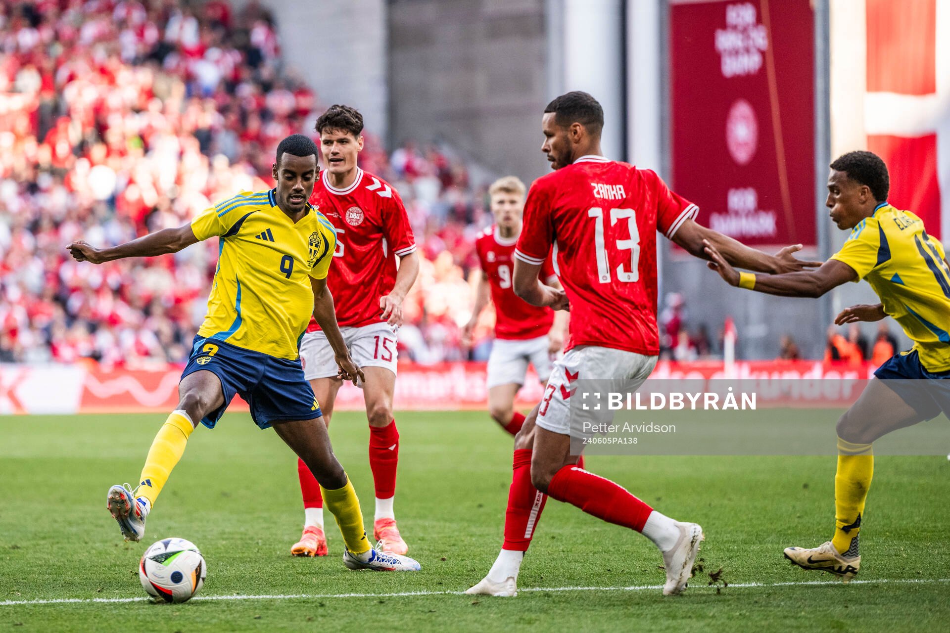 Alexander Isak and Niclas Eliasson of Sweden against