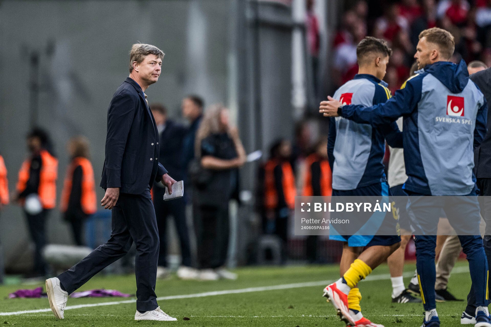 Head coach Jon Dahl Tomasson of Sweden