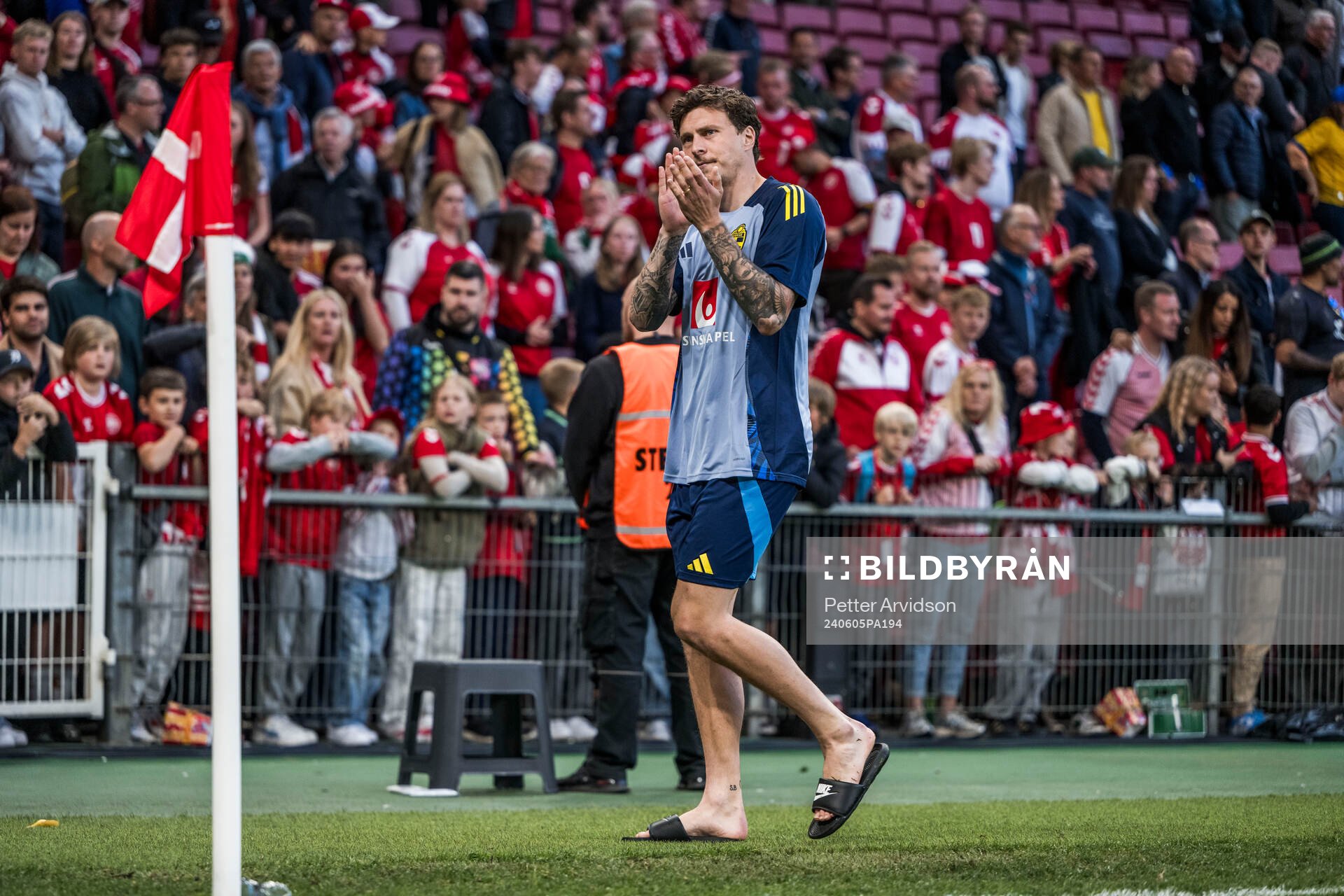 Victor Nilsson Lindelöf of Sweden looks dejected