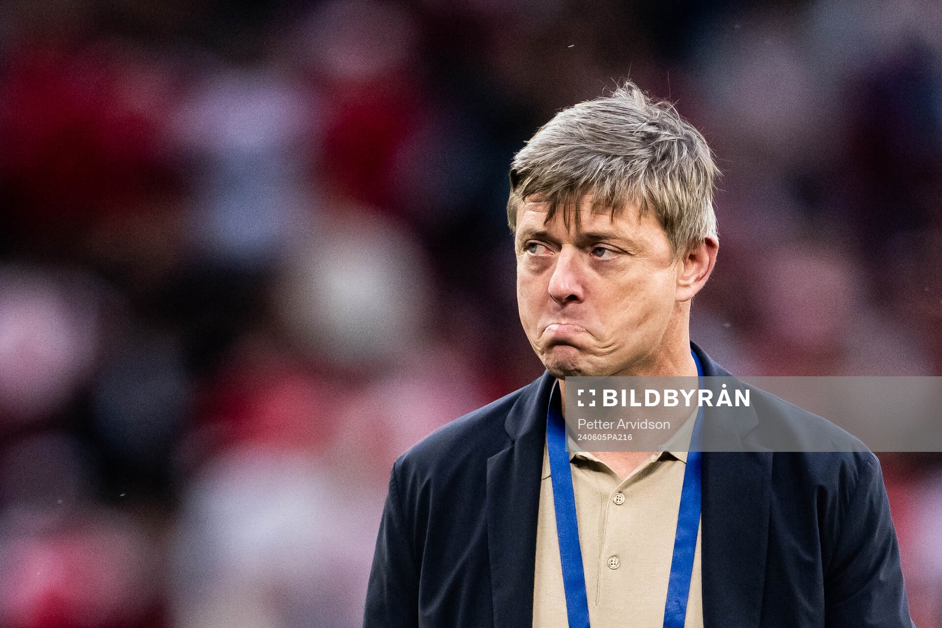 Head coach Jon Dahl Tomasson of Sweden looks dejected