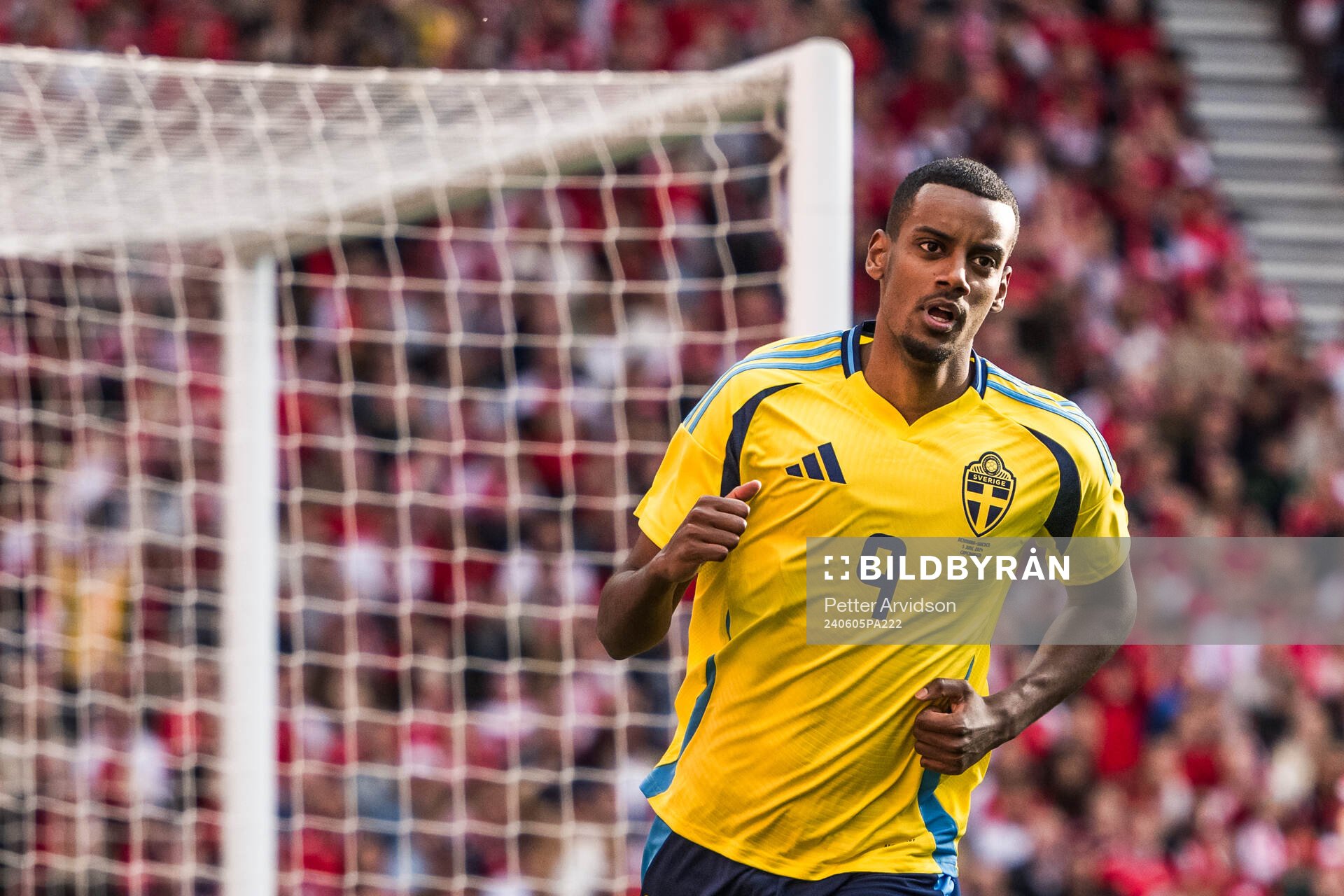 Alexander Isak of Sweden celebrates