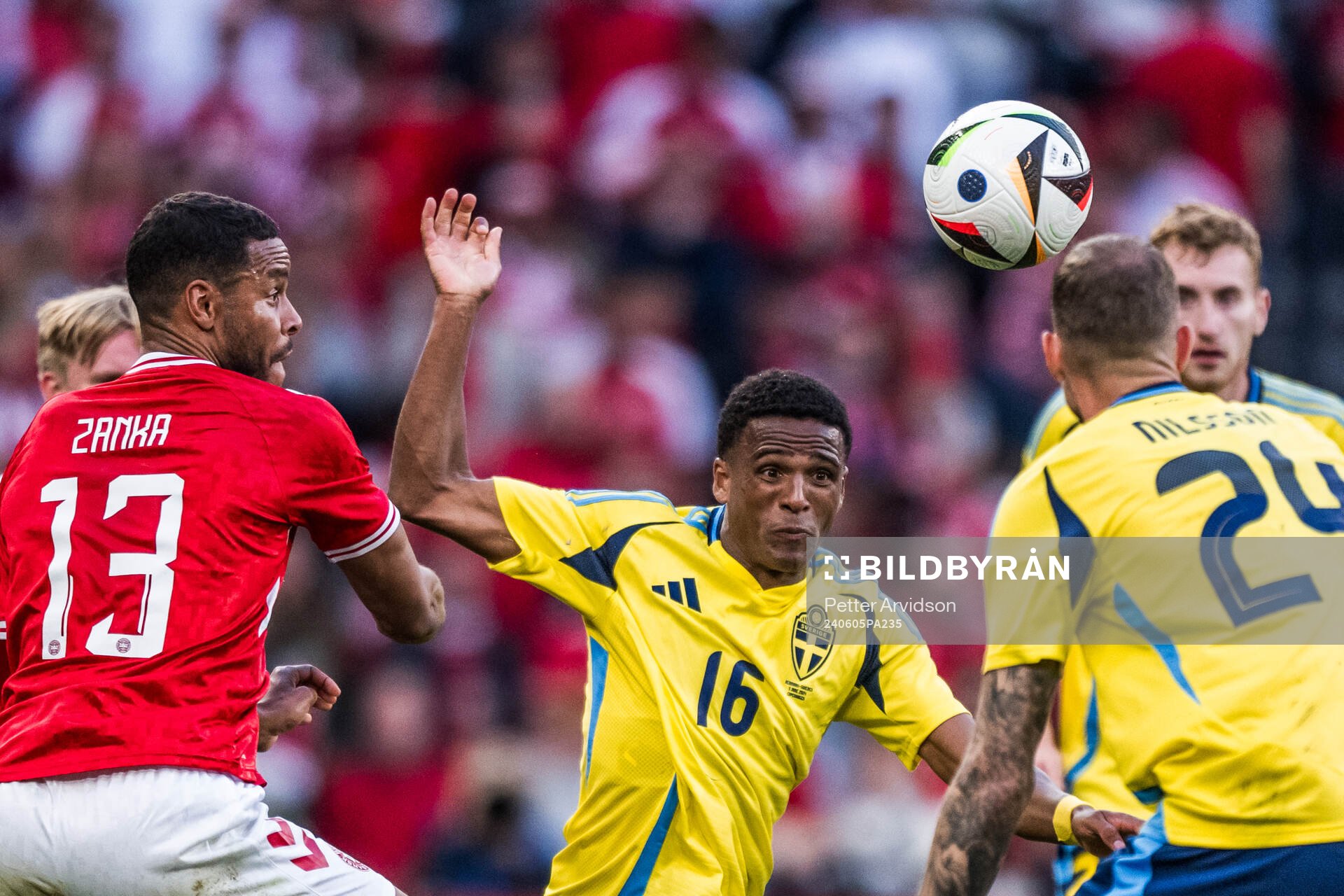 Niclas Eliasson of Sweden and Mathias Jørgensen of Denmark