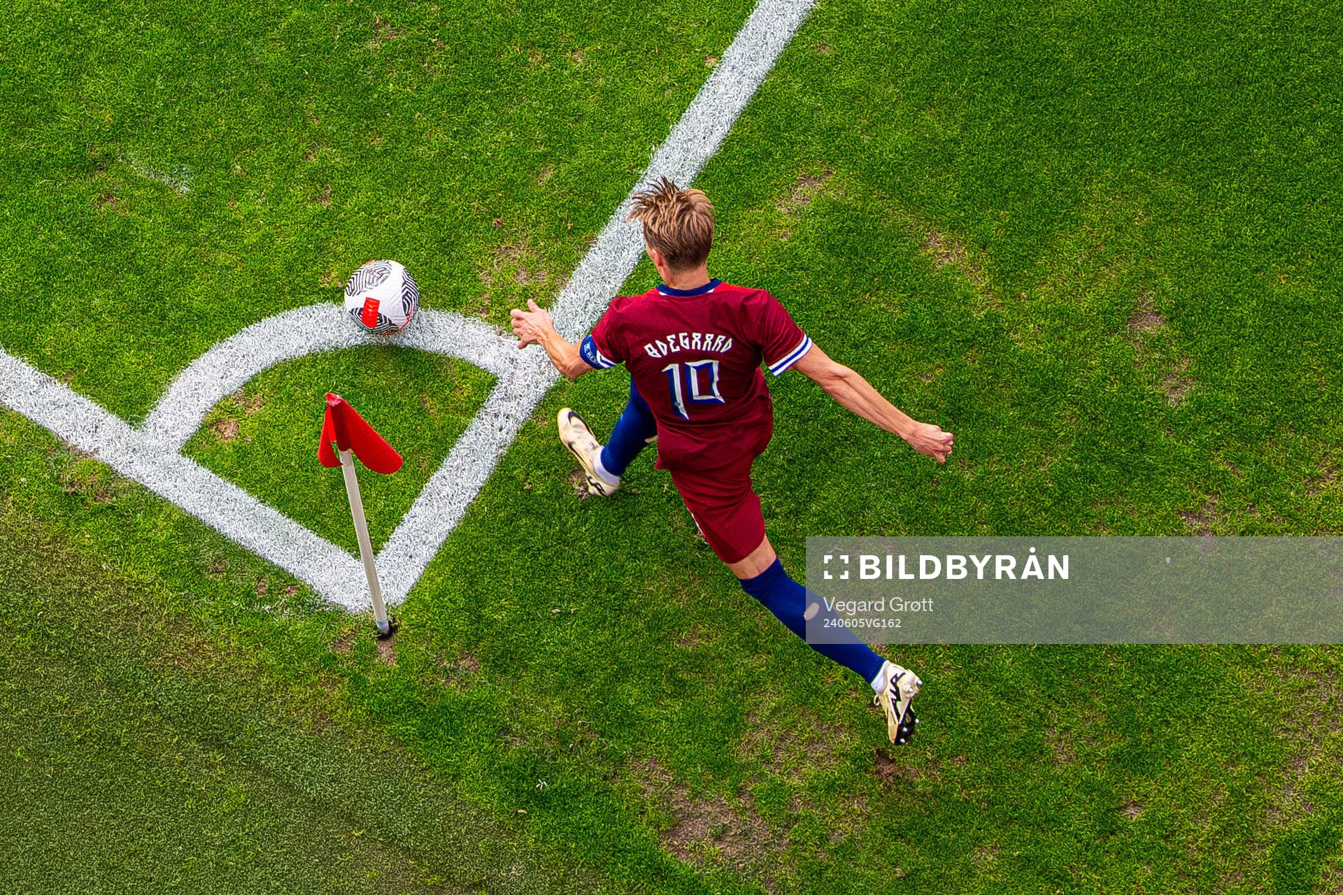 Martin Ødegaard of Norway takes a corner kick