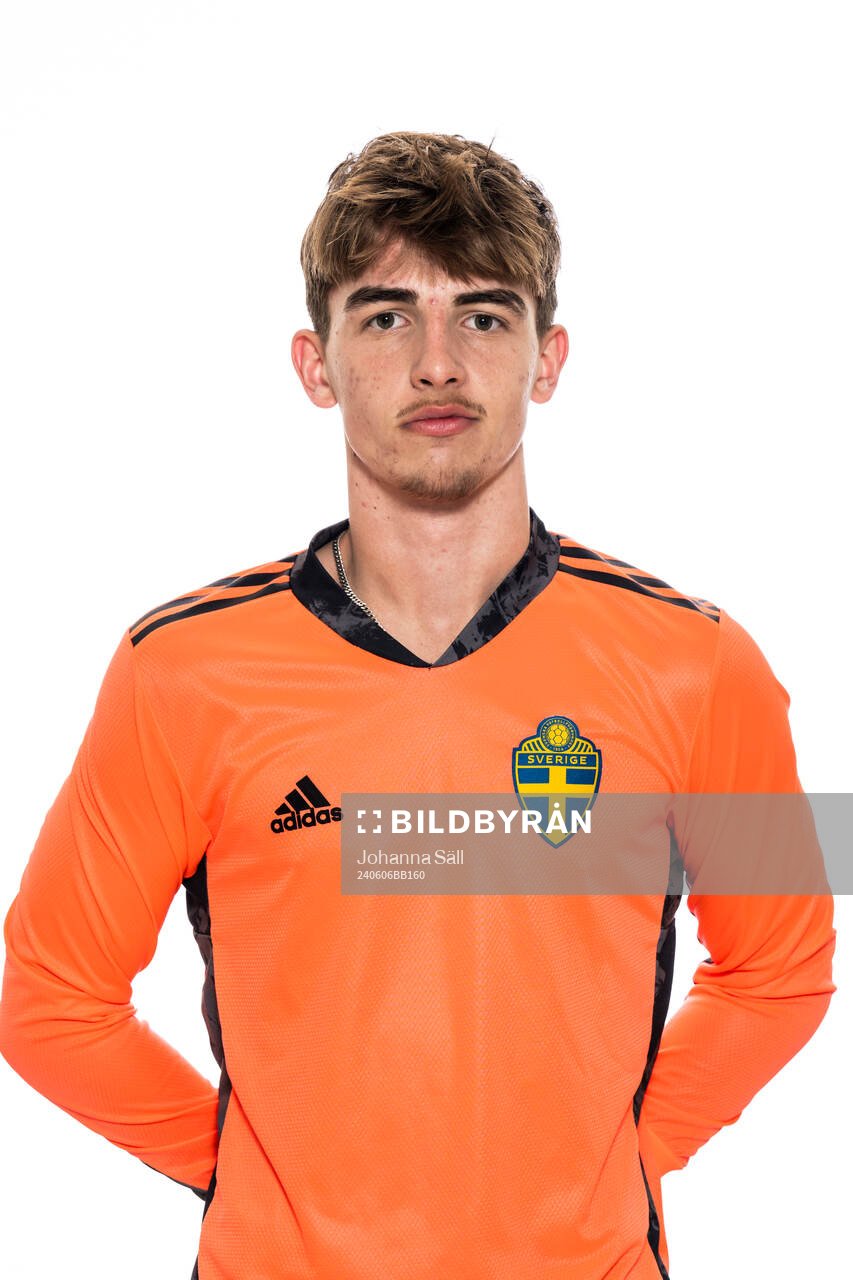 Villy Strindlund Larsen