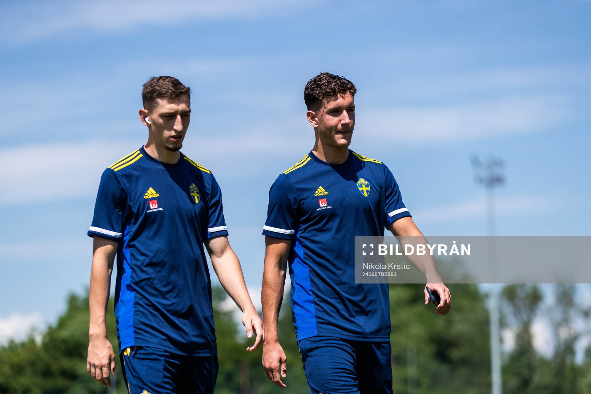 Jonas Rouhi and Deniz Gul ahead of the under-21 international friendly football match between Sweden and England on June 7, 2024 in Zagreb. 