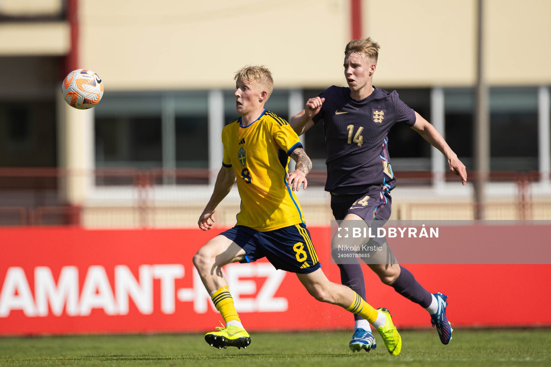 Melker Widell of Sweden and Kaelan Casey of England