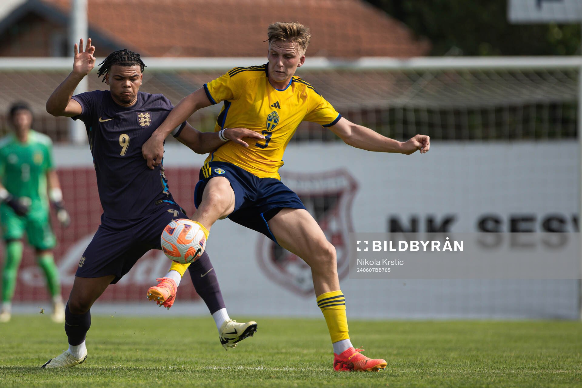Dane Scarlett of England and Casper Widell of Sweden