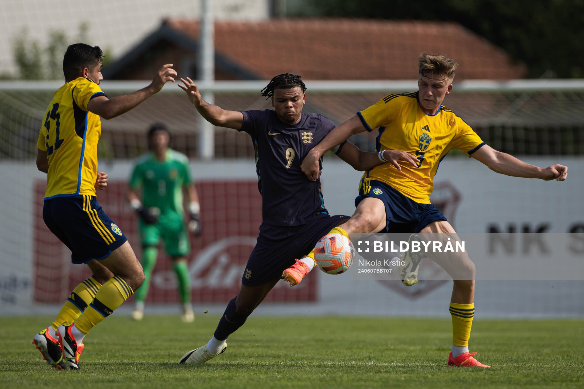 Dane Scarlett of England and Casper Widell of Sweden