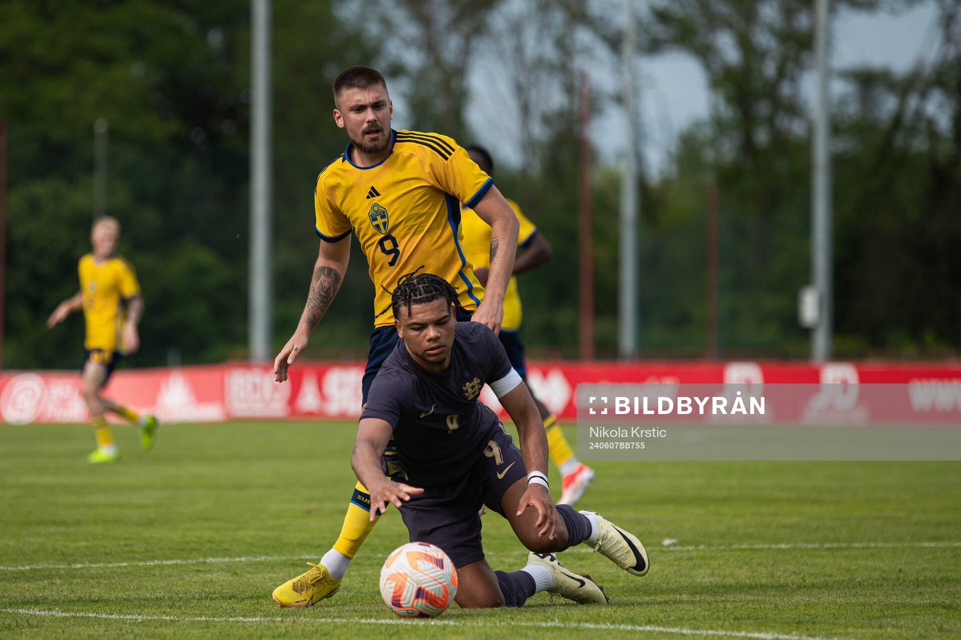 Tim Prica of Sweden and Dane Scarlett of England